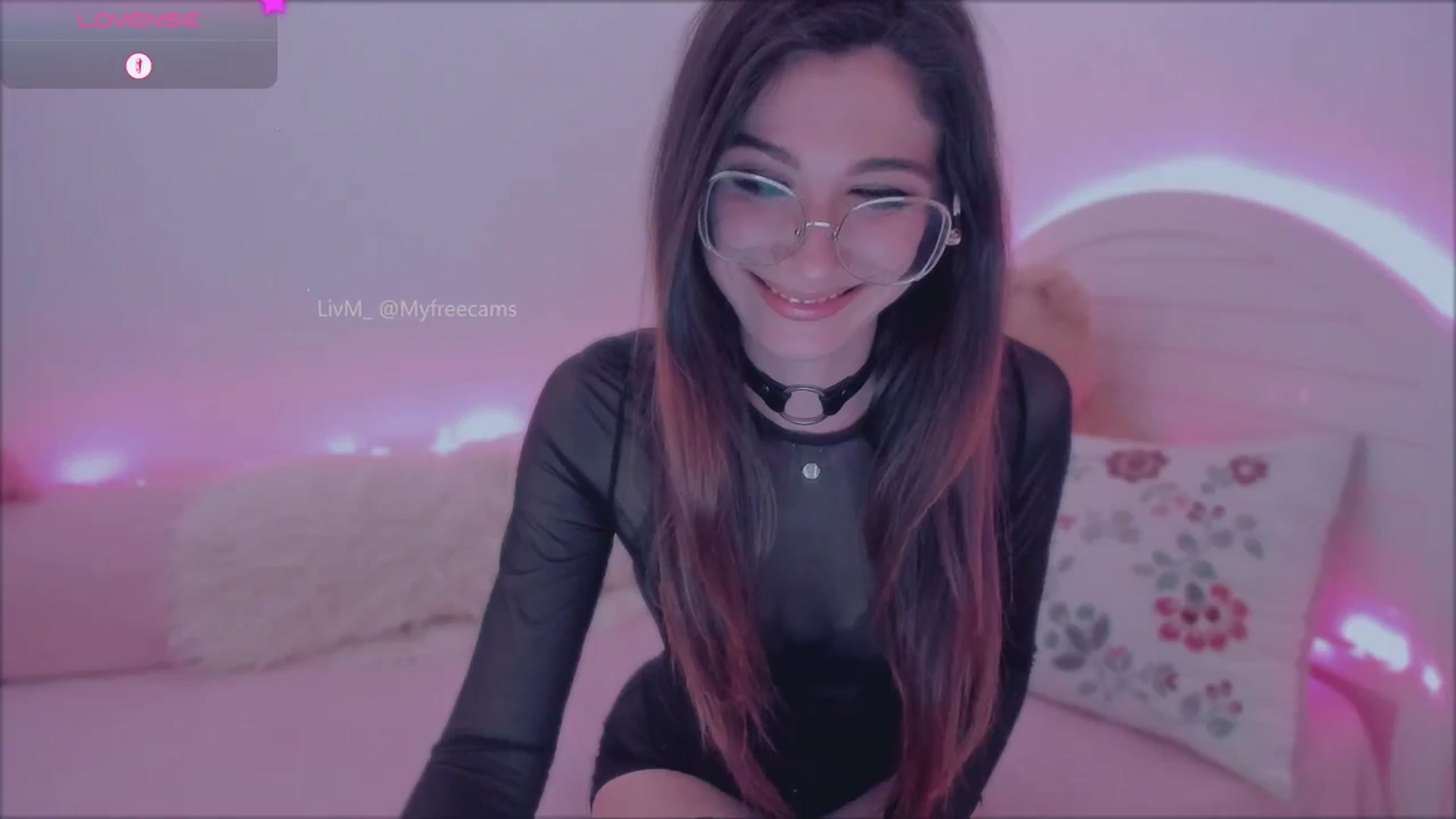 Gallery image thumbnail from LivM_'s myfreecams stream on, 05/12/2025, 08:05 image 8 of 20