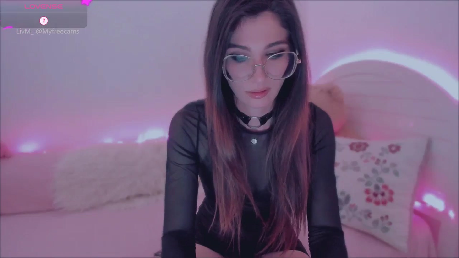 Gallery image thumbnail from LivM_'s myfreecams stream on, 05/12/2025, 08:05 image 11 of 20