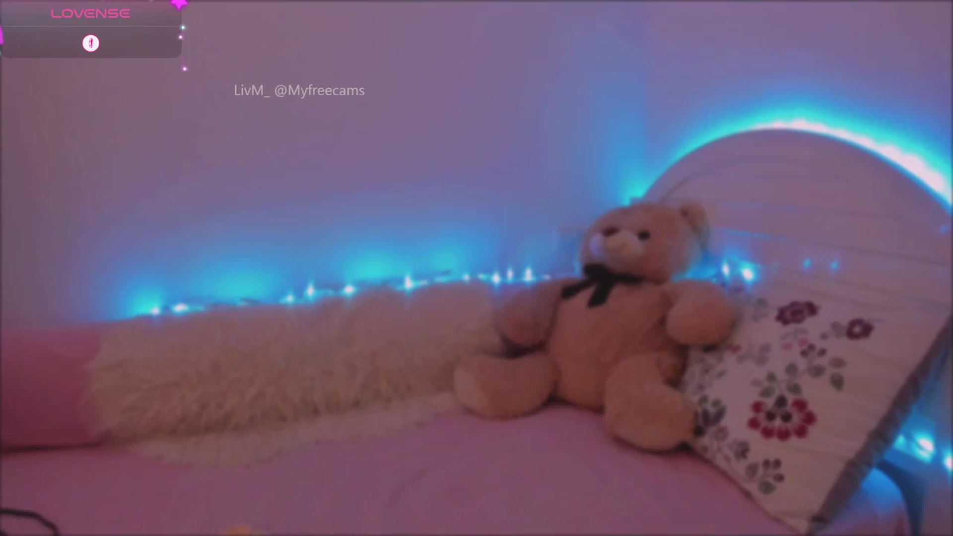 Gallery image thumbnail from LivM_'s myfreecams stream on, 05/14/2025, 08:39 image 18 of 20
