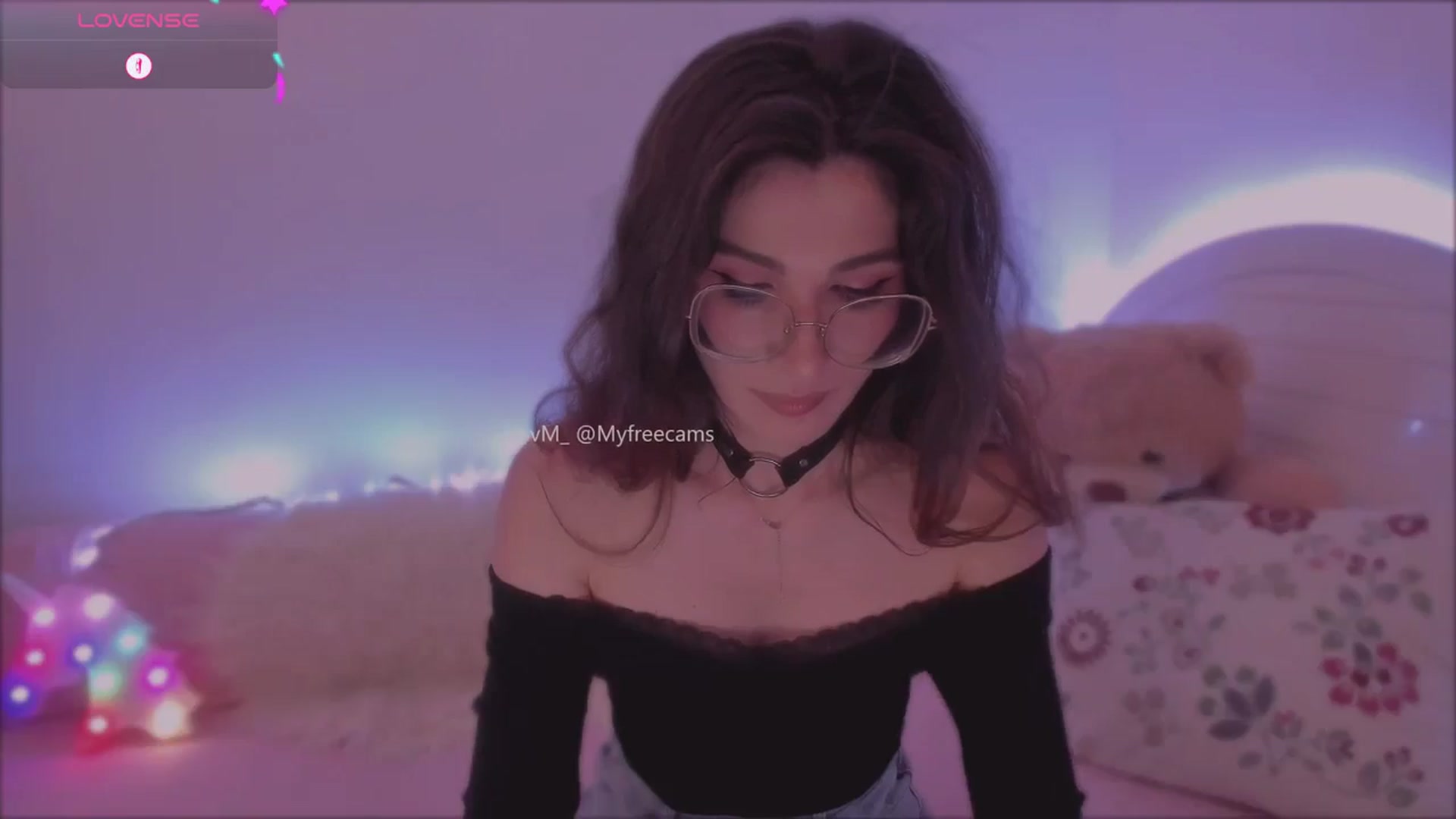 Gallery image thumbnail from LivM_'s myfreecams stream on, 05/21/2025, 07:44 image 2 of 20