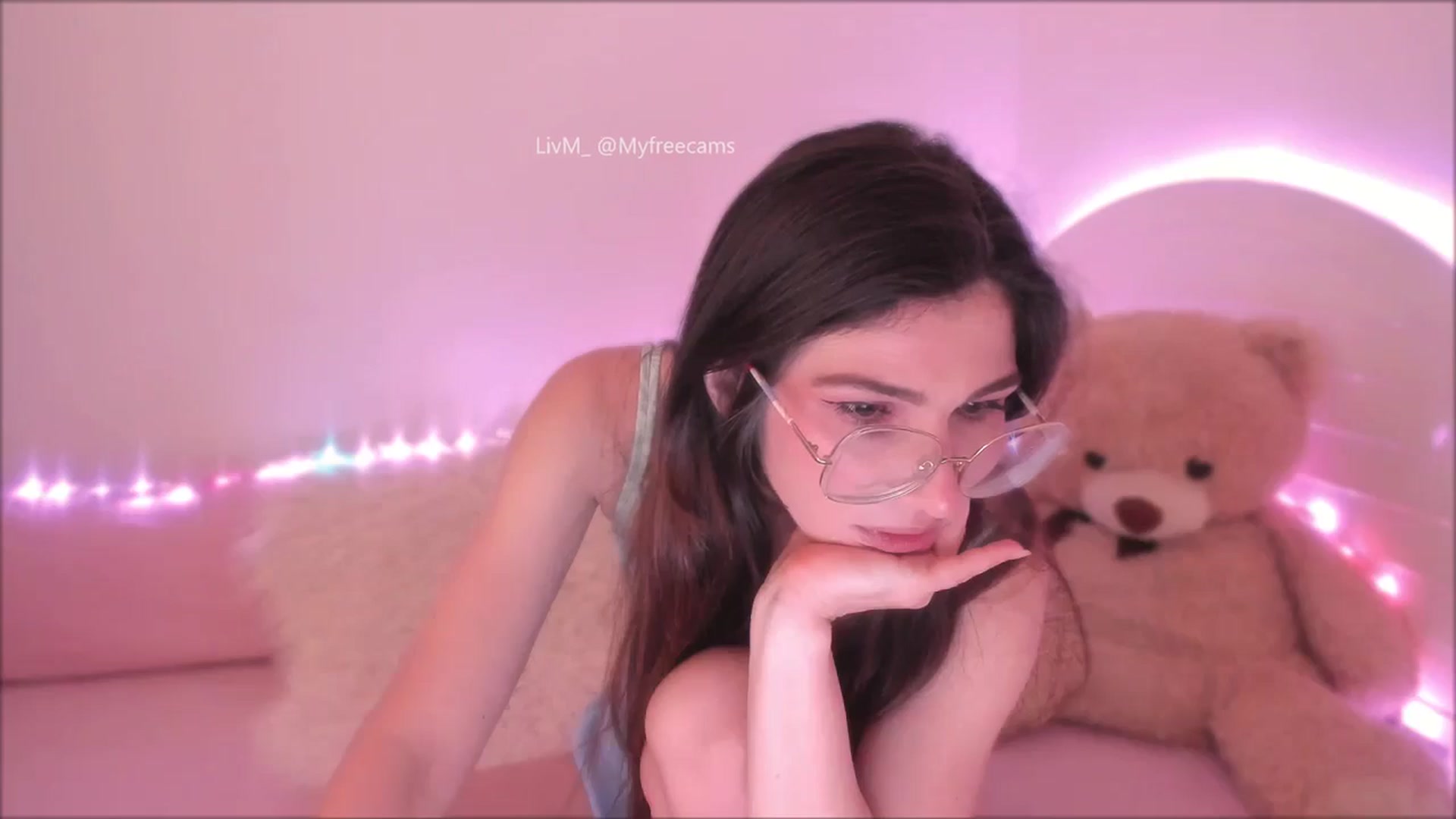 Gallery image thumbnail from LivM_'s myfreecams stream on, 05/27/2025, 08:17 image 19 of 20