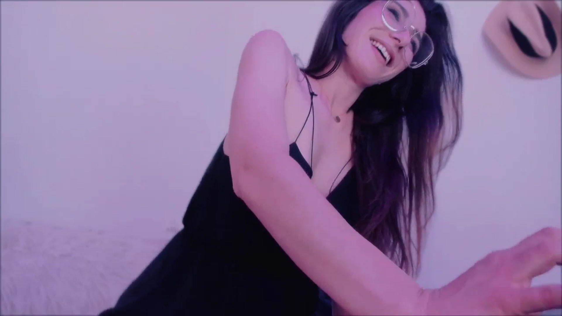 Gallery image thumbnail from LivM_'s myfreecams stream on, 06/01/2025, 07:18 image 7 of 20