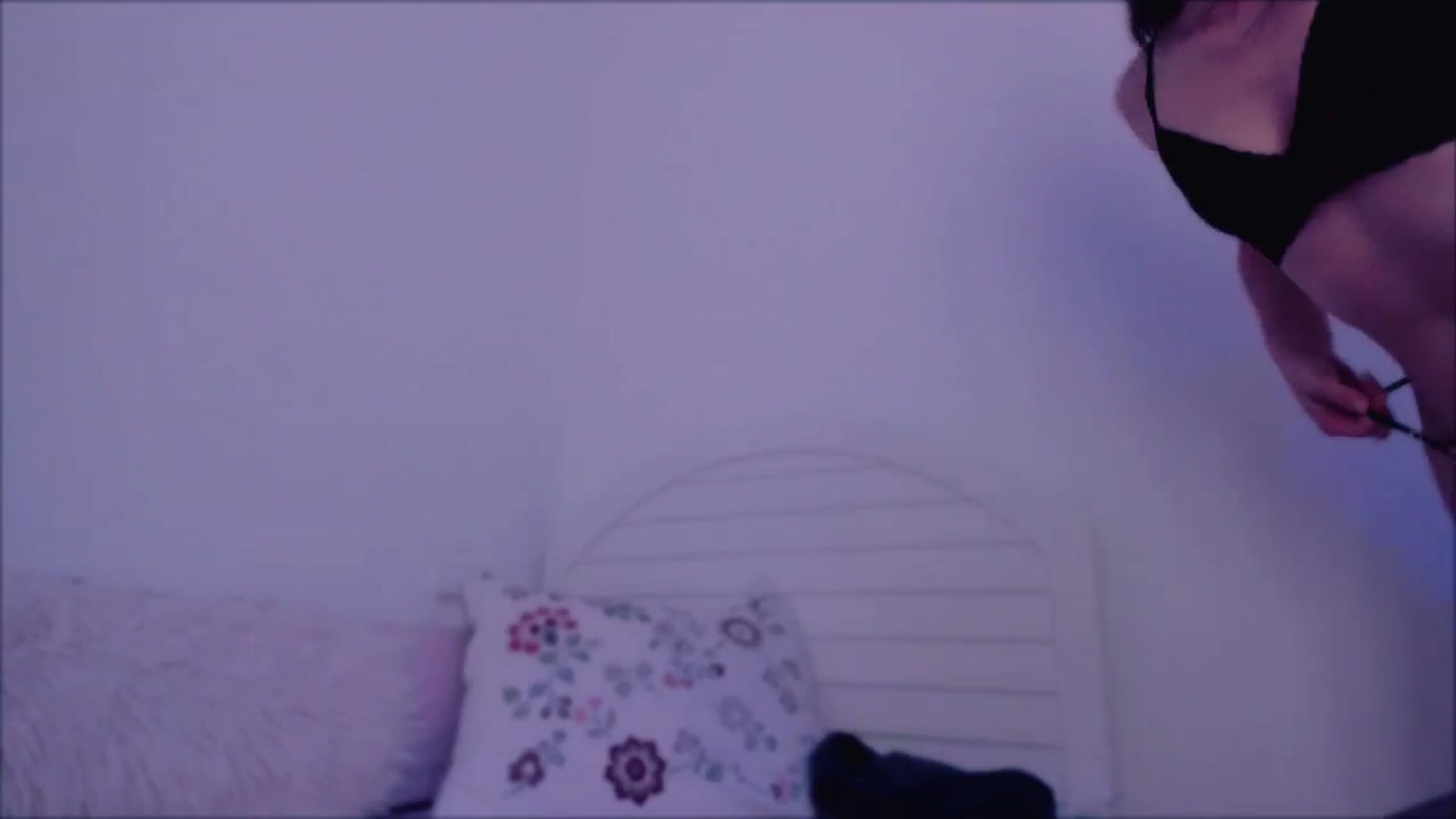 Gallery image thumbnail from LivM_'s myfreecams stream on, 06/01/2025, 07:18 image 13 of 20