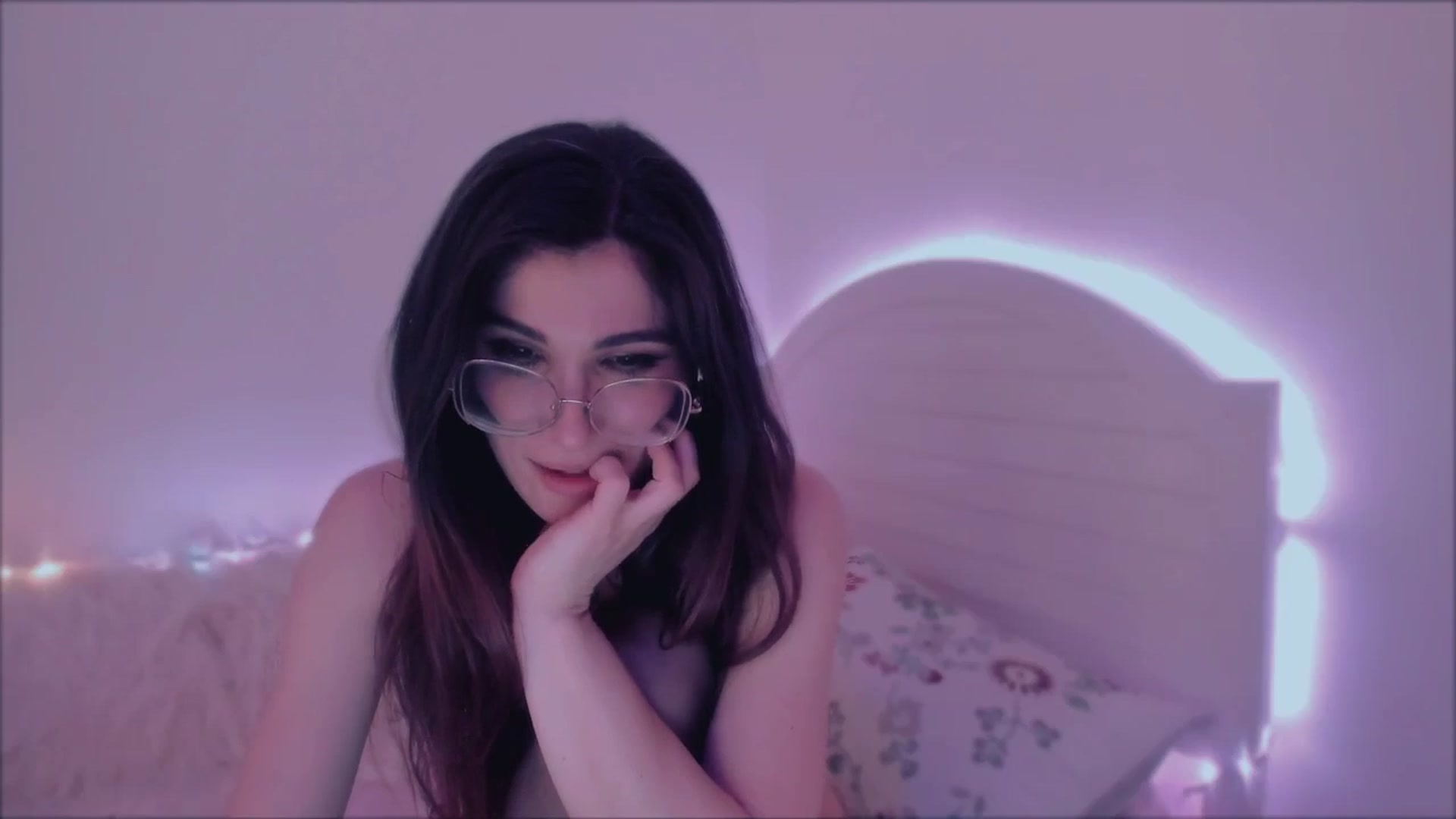 Gallery image thumbnail from LivM_'s myfreecams stream on, 06/01/2025, 08:45 image 9 of 20