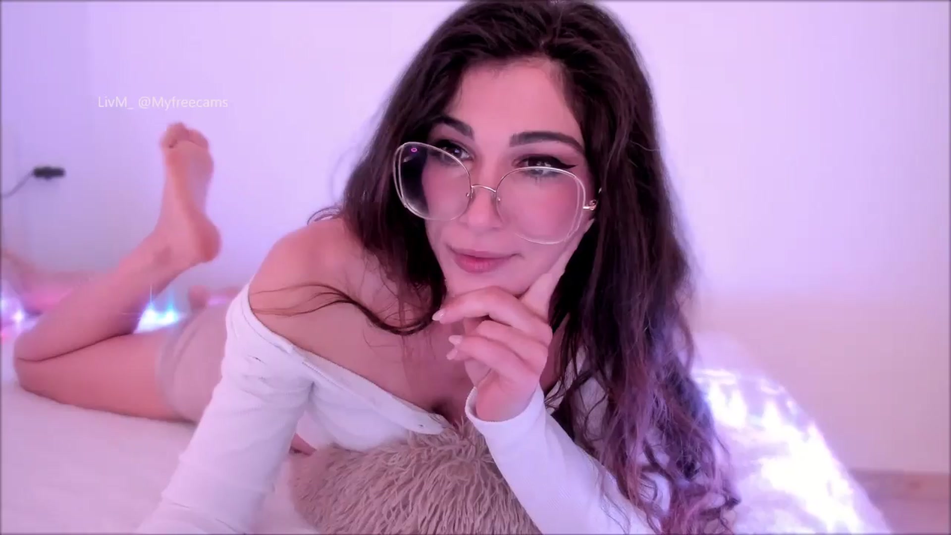 Gallery image thumbnail from LivM_'s myfreecams stream on, 06/10/2025, 08:23 image 6 of 20