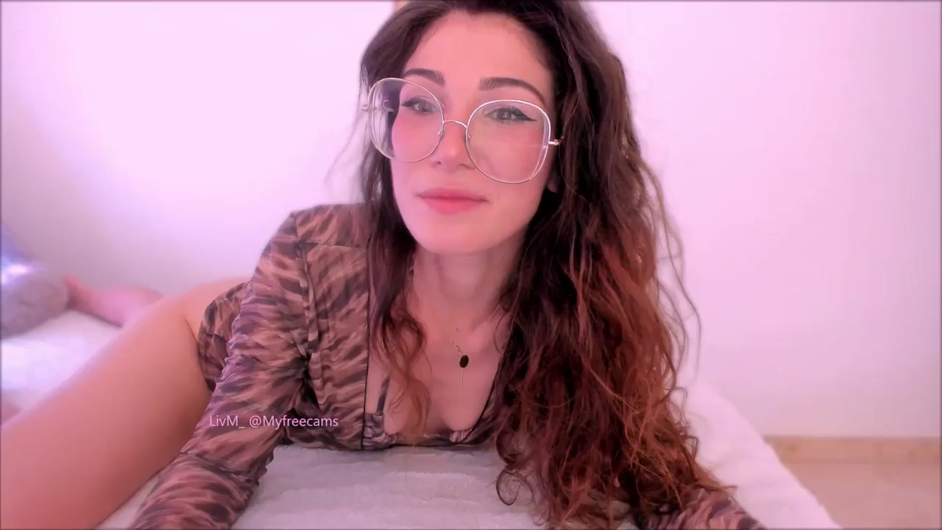 Gallery image thumbnail from LivM_'s myfreecams stream on, 06/21/2025, 09:03 image 4 of 20