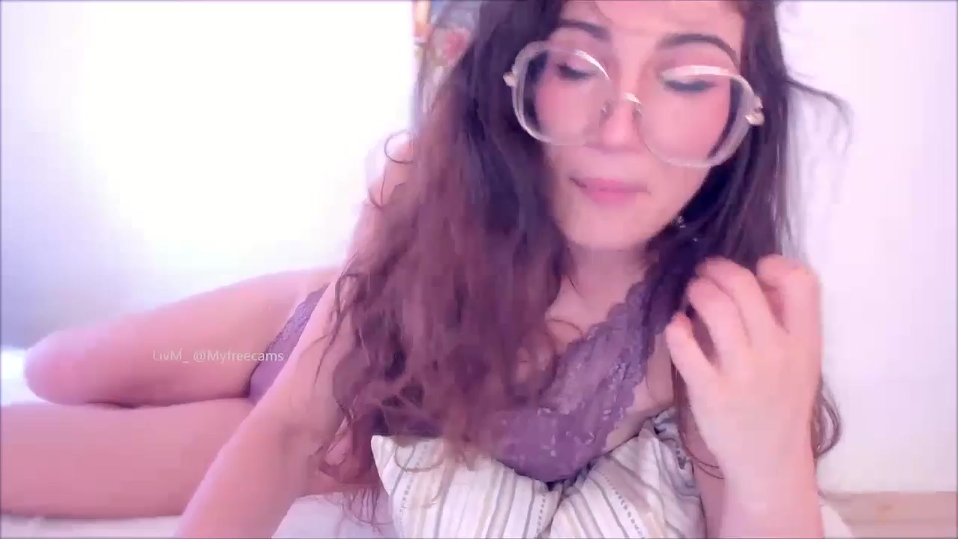 Gallery image thumbnail from LivM_'s myfreecams stream on, 07/05/2025, 09:16 image 17 of 20