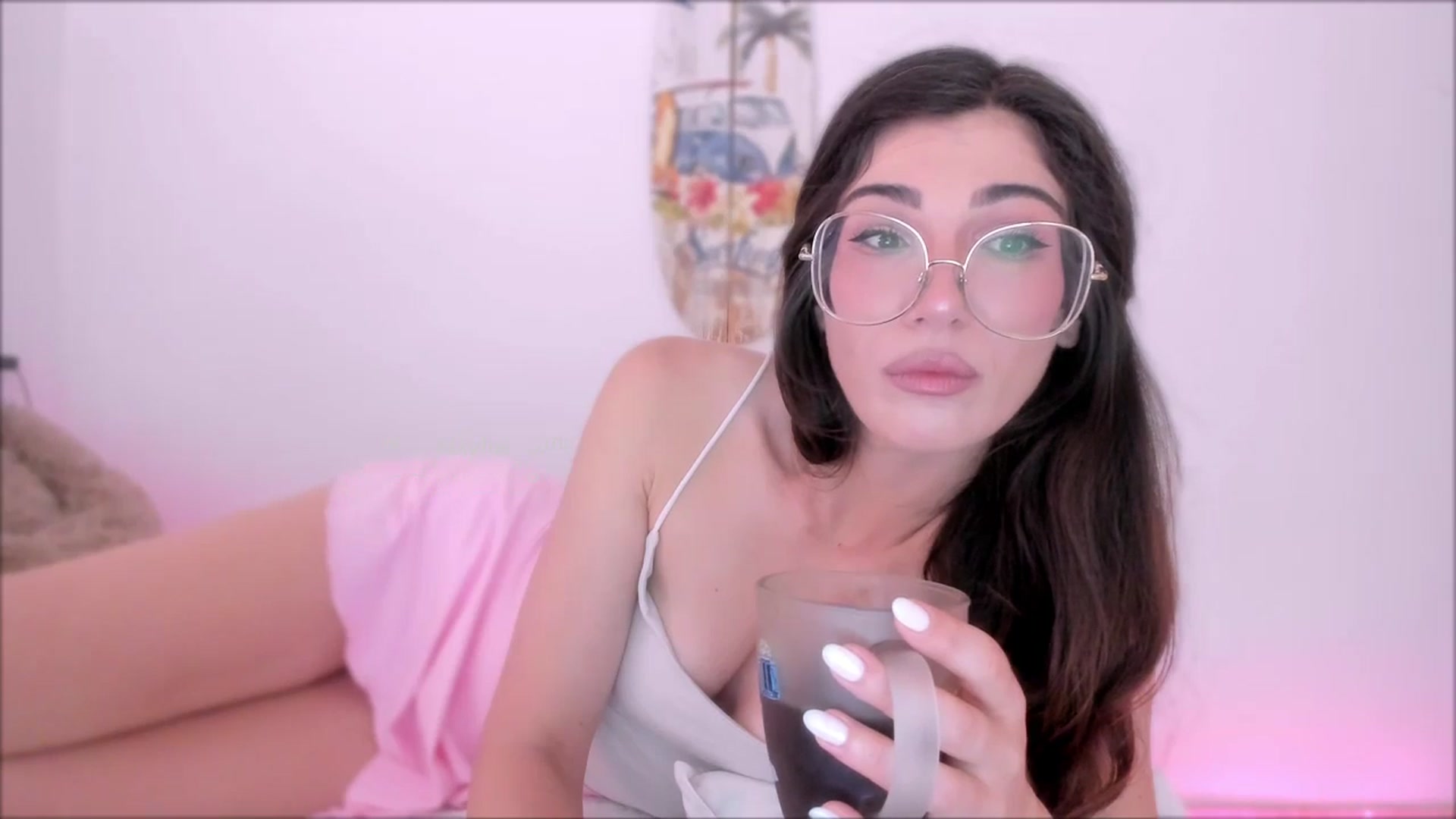 Gallery image thumbnail from LivM_'s myfreecams stream on, 07/13/2025, 08:58 image 2 of 20