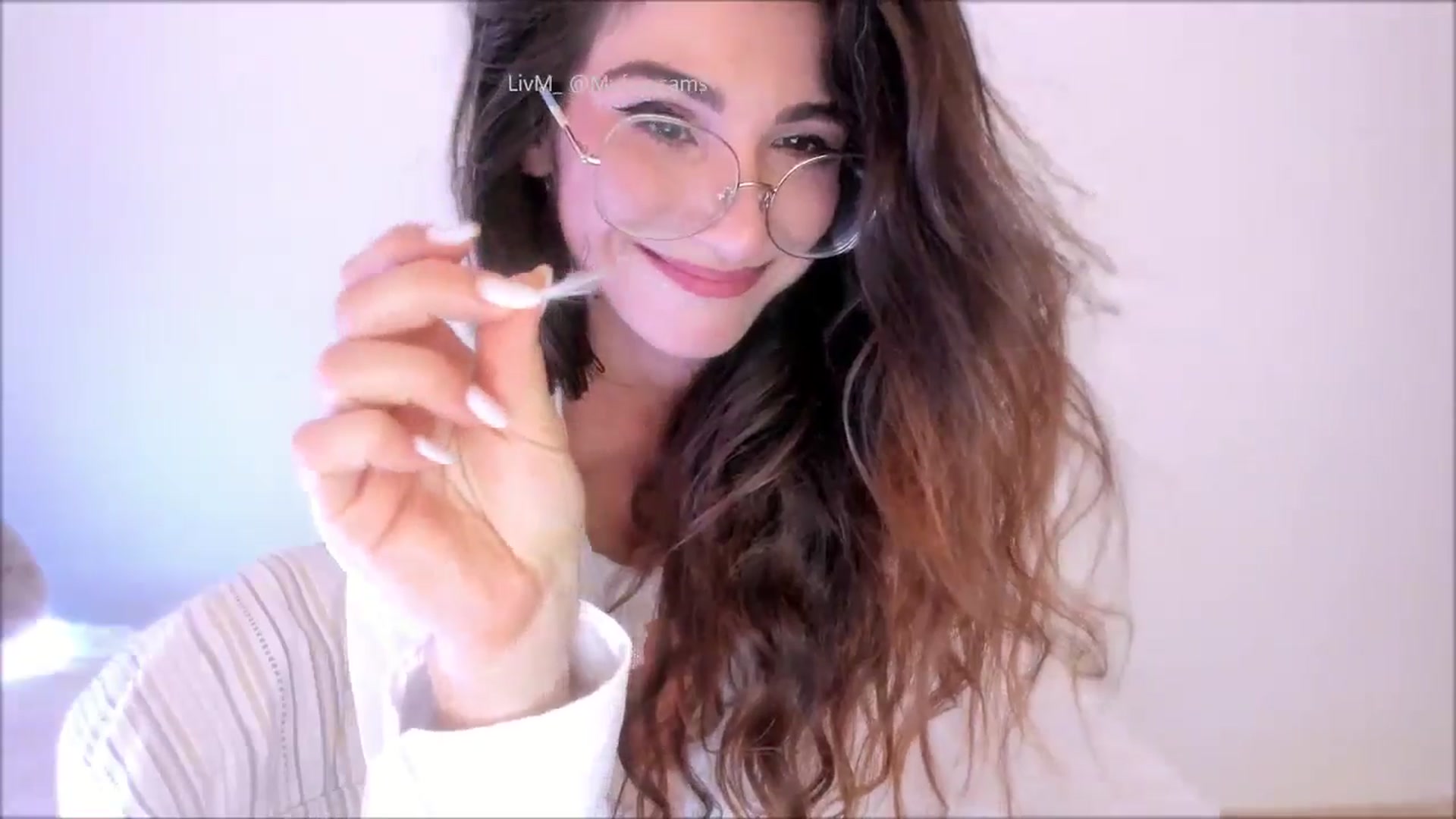 Gallery image thumbnail from LivM_'s myfreecams stream on, 07/18/2025, 08:01 image 14 of 20