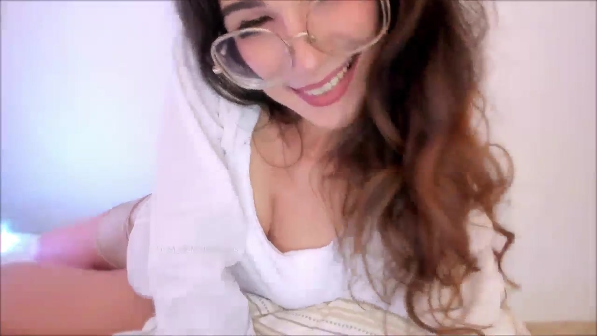 Gallery image thumbnail from LivM_'s myfreecams stream on, 07/18/2025, 08:01 image 4 of 20