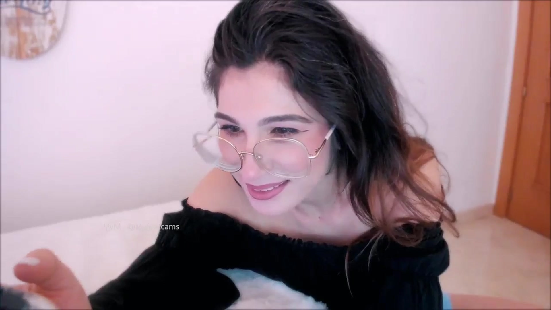 Gallery image thumbnail from LivM_'s myfreecams stream on, 07/20/2025, 07:30 image 9 of 20