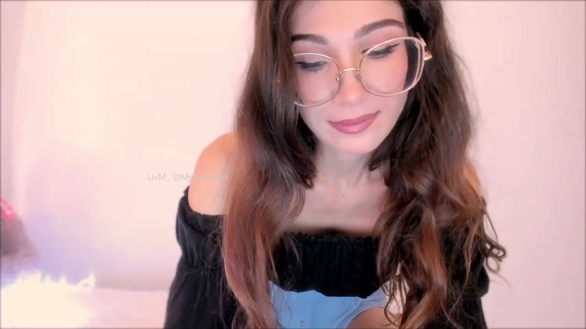 Gallery image thumbnail from LivM_'s myfreecams stream on, 07/20/2025, 07:30 image 2 of 20