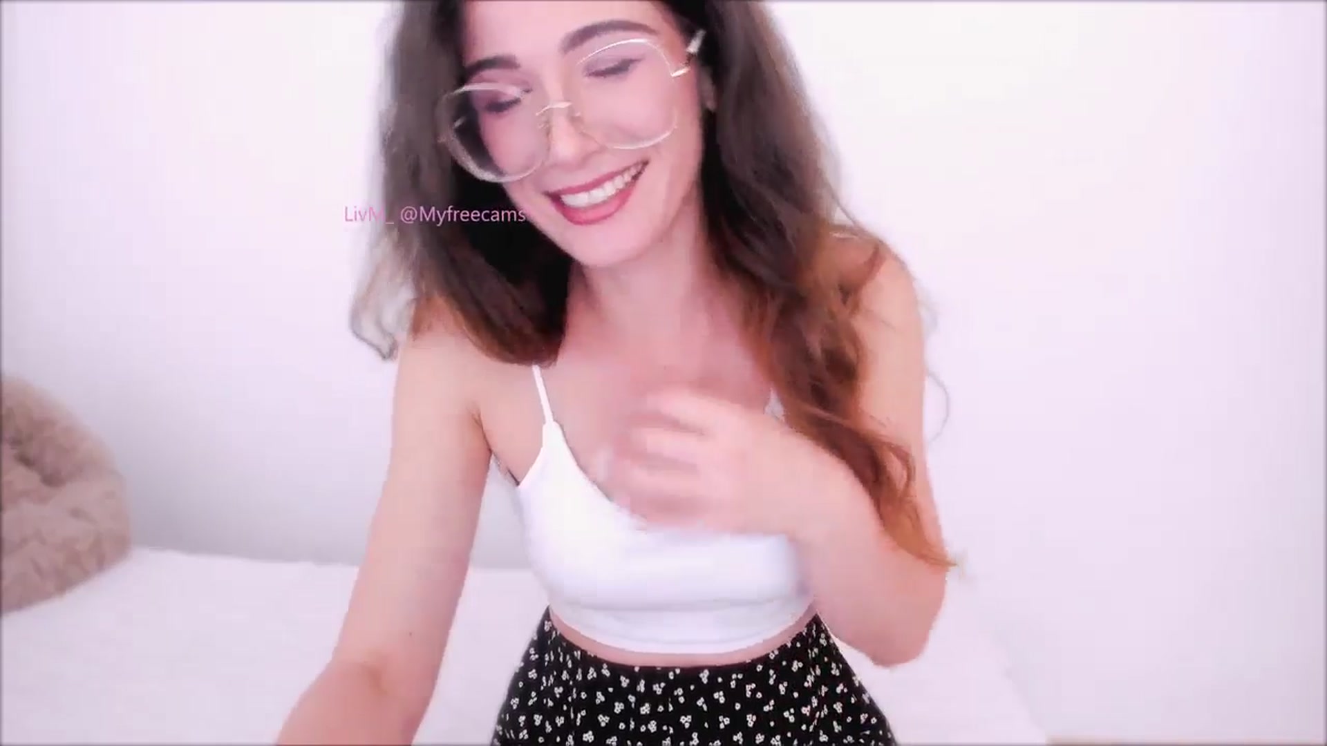 Gallery image thumbnail from LivM_'s myfreecams stream on, 07/30/2025, 08:36 image 15 of 20