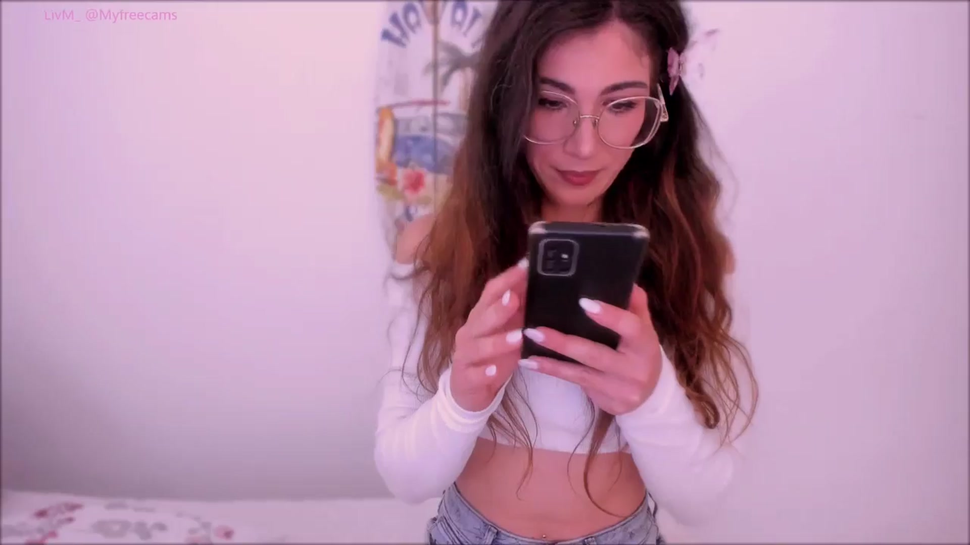 Gallery image thumbnail from LivM_'s myfreecams stream on, 08/10/2025, 07:15 image 17 of 20