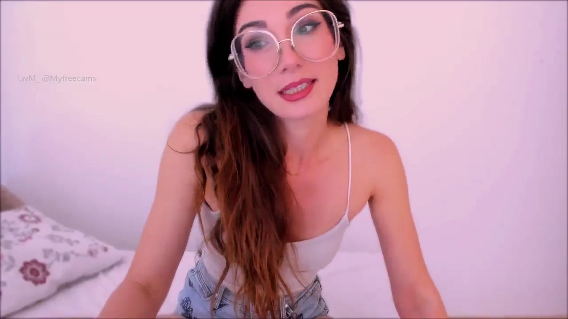 Gallery image thumbnail from LivM_'s myfreecams stream on, 08/16/2025, 09:19 image 3 of 20
