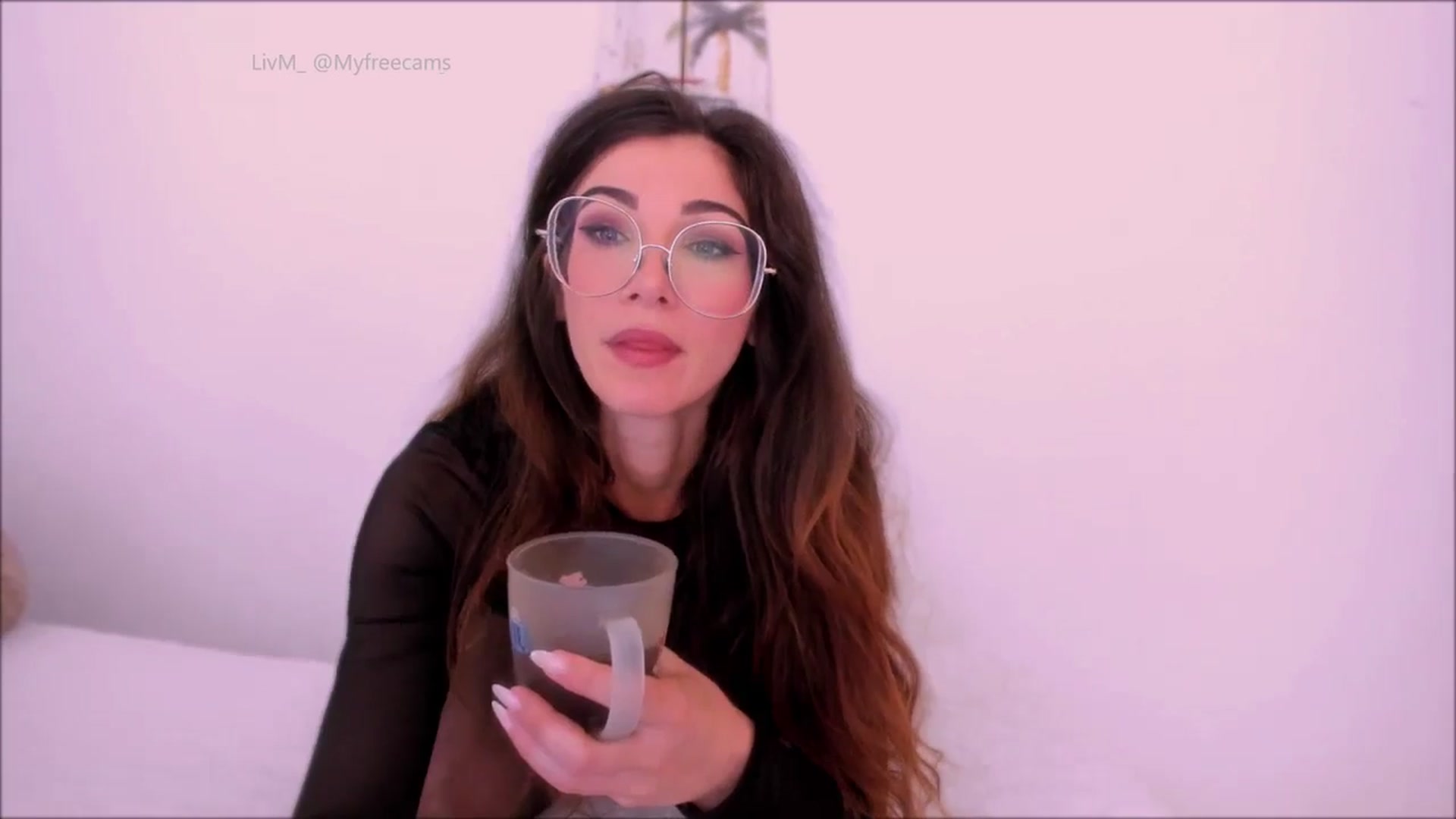 Gallery image thumbnail from LivM_'s myfreecams stream on, 08/18/2025, 08:05 image 16 of 20
