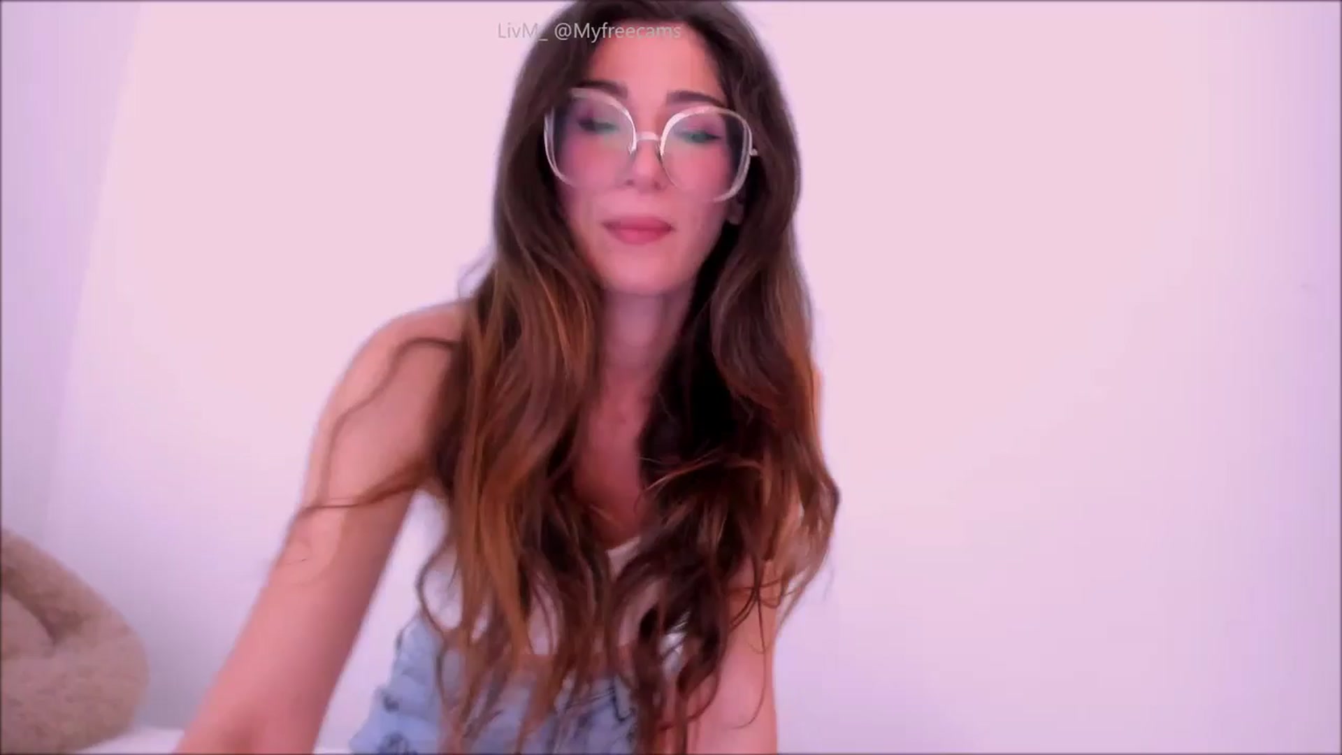 Gallery image thumbnail from LivM_'s myfreecams stream on, 08/29/2025, 09:34 image 1 of 20