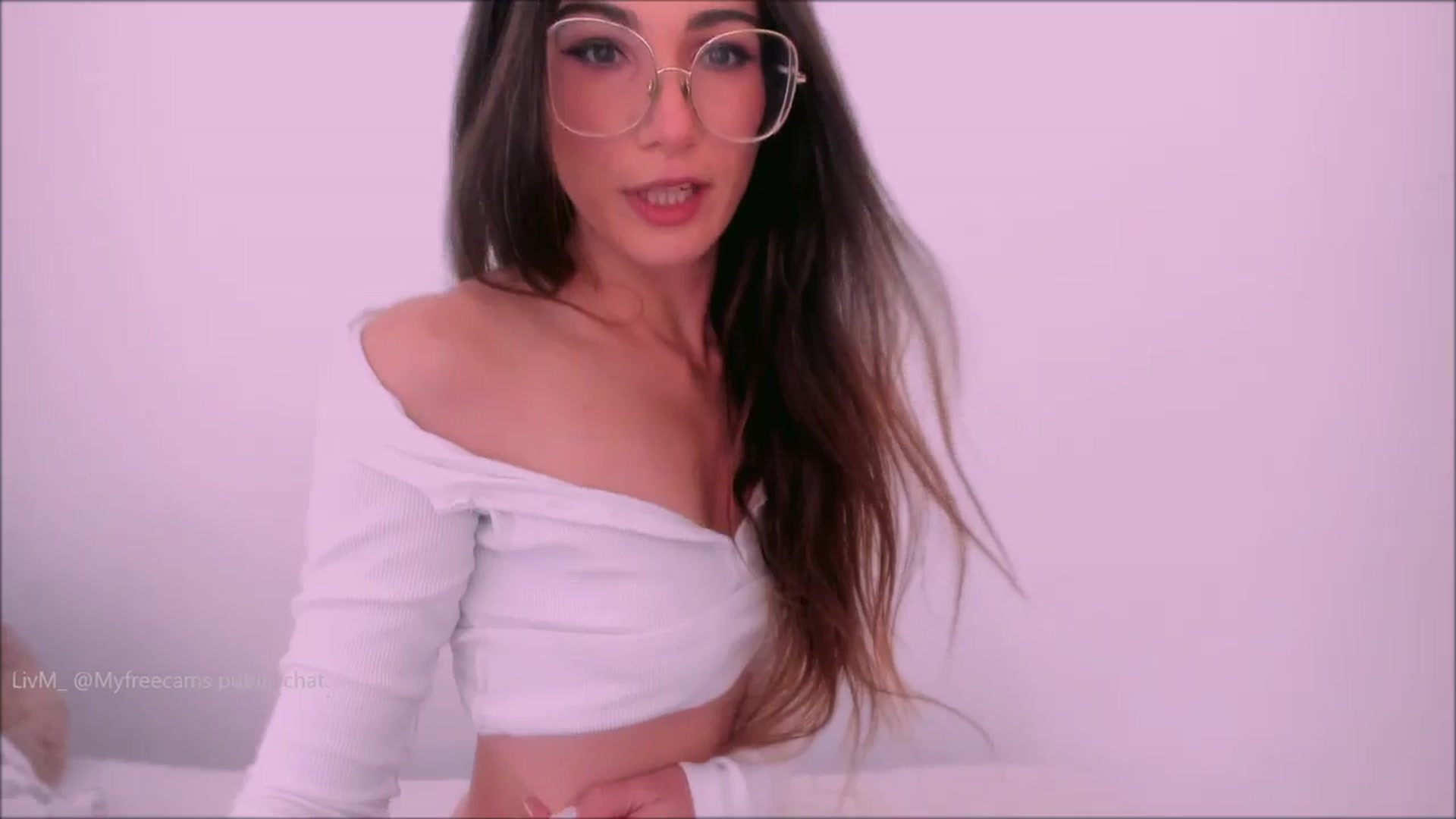 Gallery image thumbnail from LivM_'s myfreecams stream on, 09/13/2025, 10:03 image 2 of 20