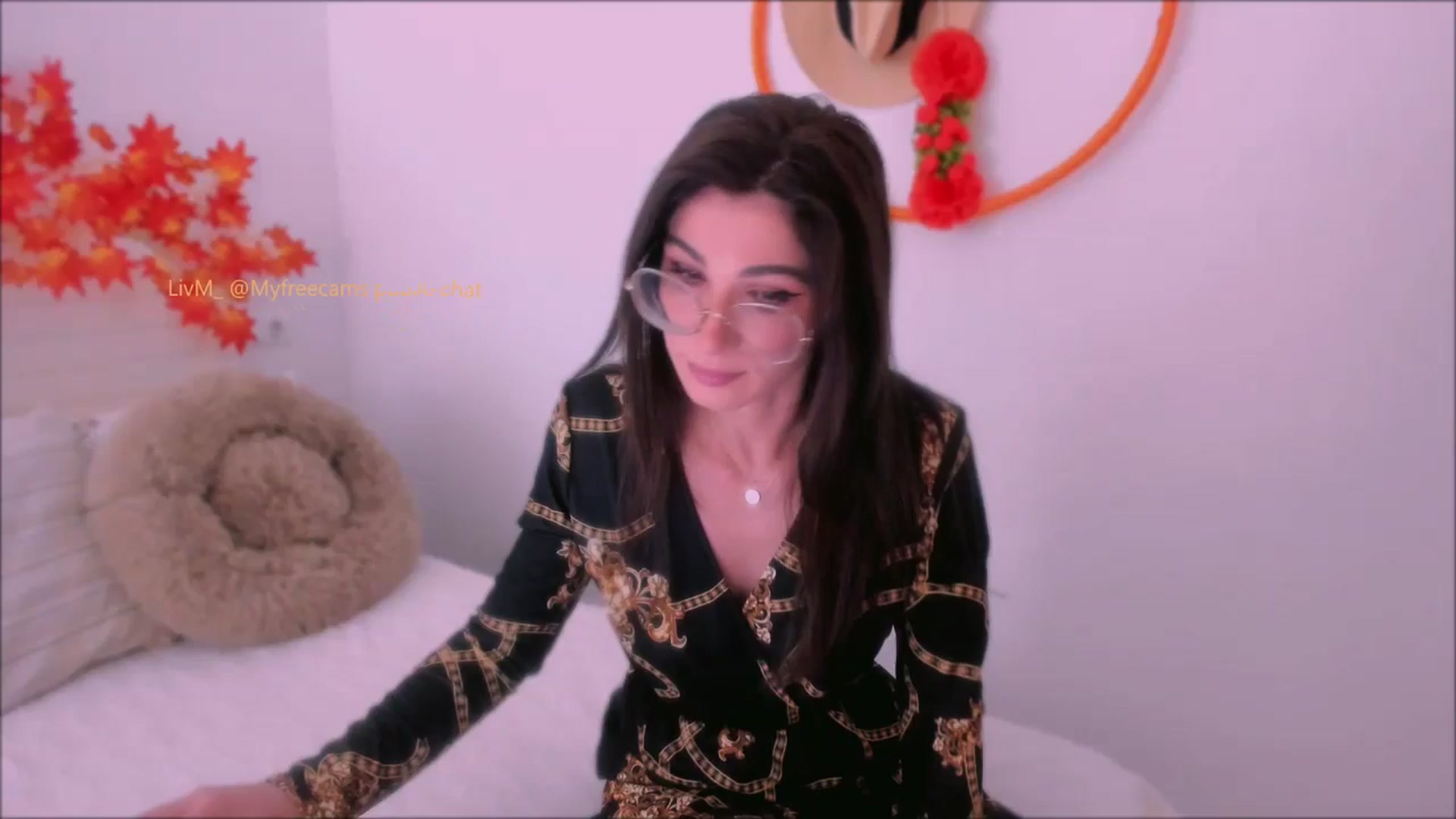 Gallery image thumbnail from LivM_'s myfreecams stream on, 10/01/2025, 10:11 image 1 of 20