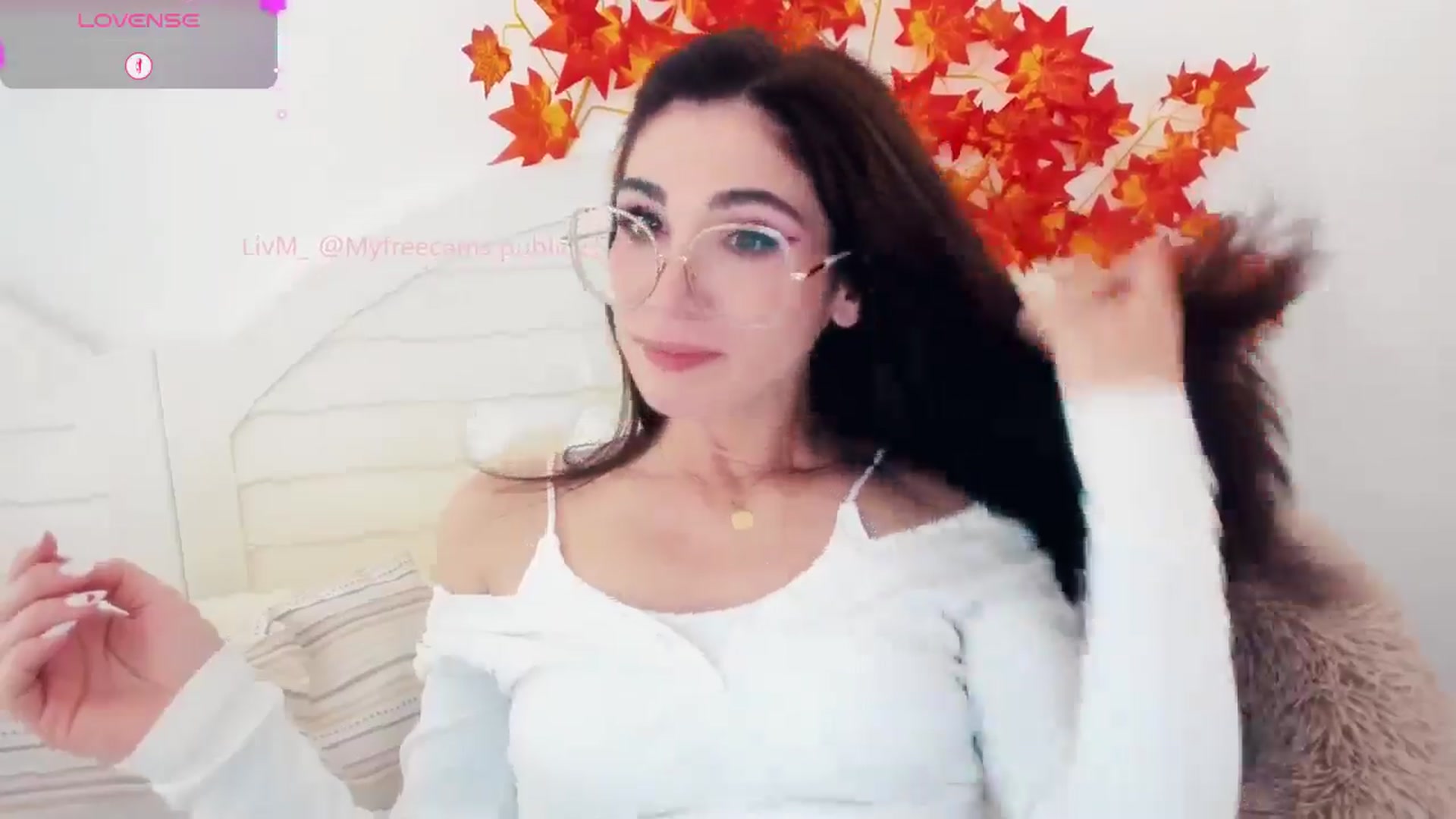 Gallery image thumbnail from LivM_'s myfreecams stream on, 10/04/2025, 08:35 image 19 of 20