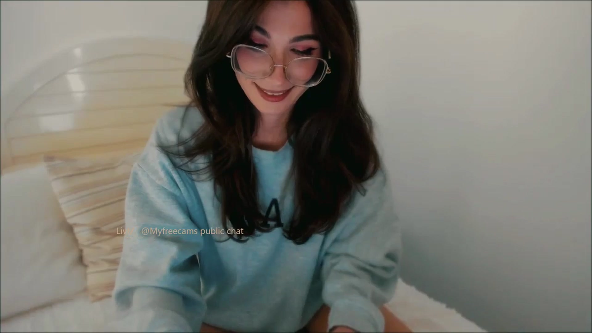 Gallery image thumbnail from LivM_'s myfreecams stream on, 10/11/2025, 09:04 image 19 of 20