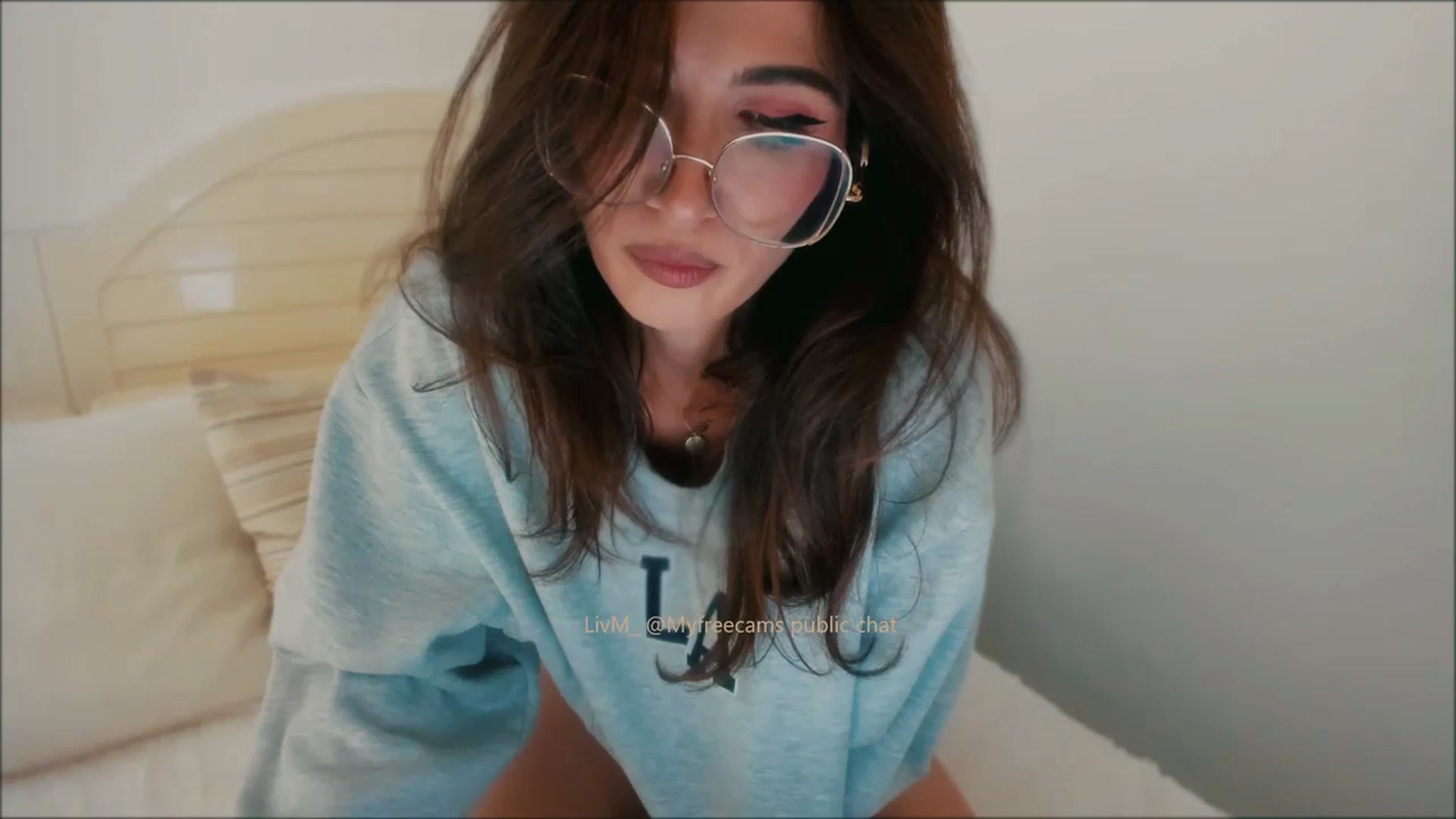 Gallery image thumbnail from LivM_'s myfreecams stream on, 10/11/2025, 09:04 image 14 of 20