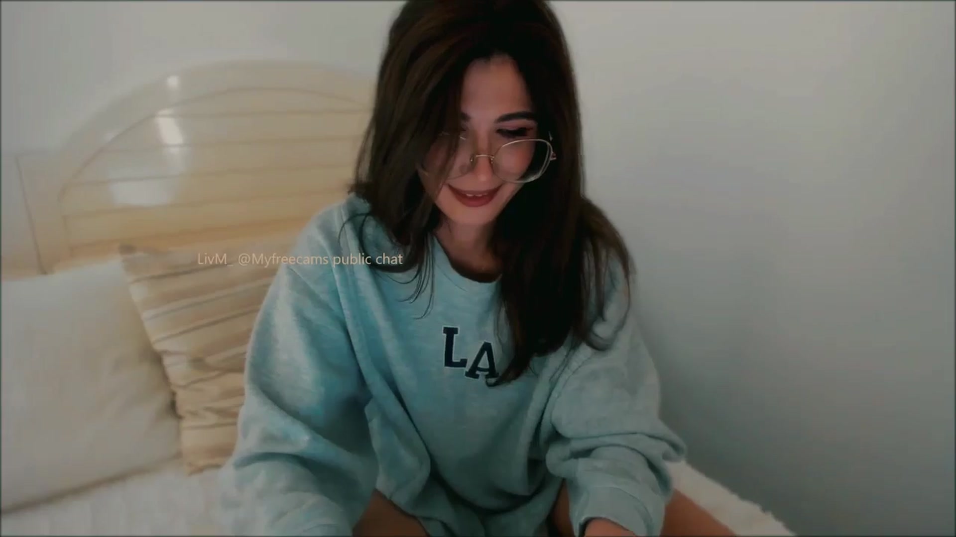 Gallery image thumbnail from LivM_'s myfreecams stream on, 10/11/2025, 09:04 image 15 of 20