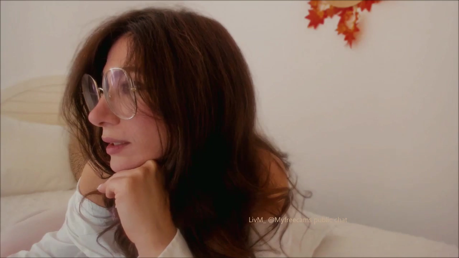 Gallery image thumbnail from LivM_'s myfreecams stream on, 10/17/2025, 08:44 image 16 of 20