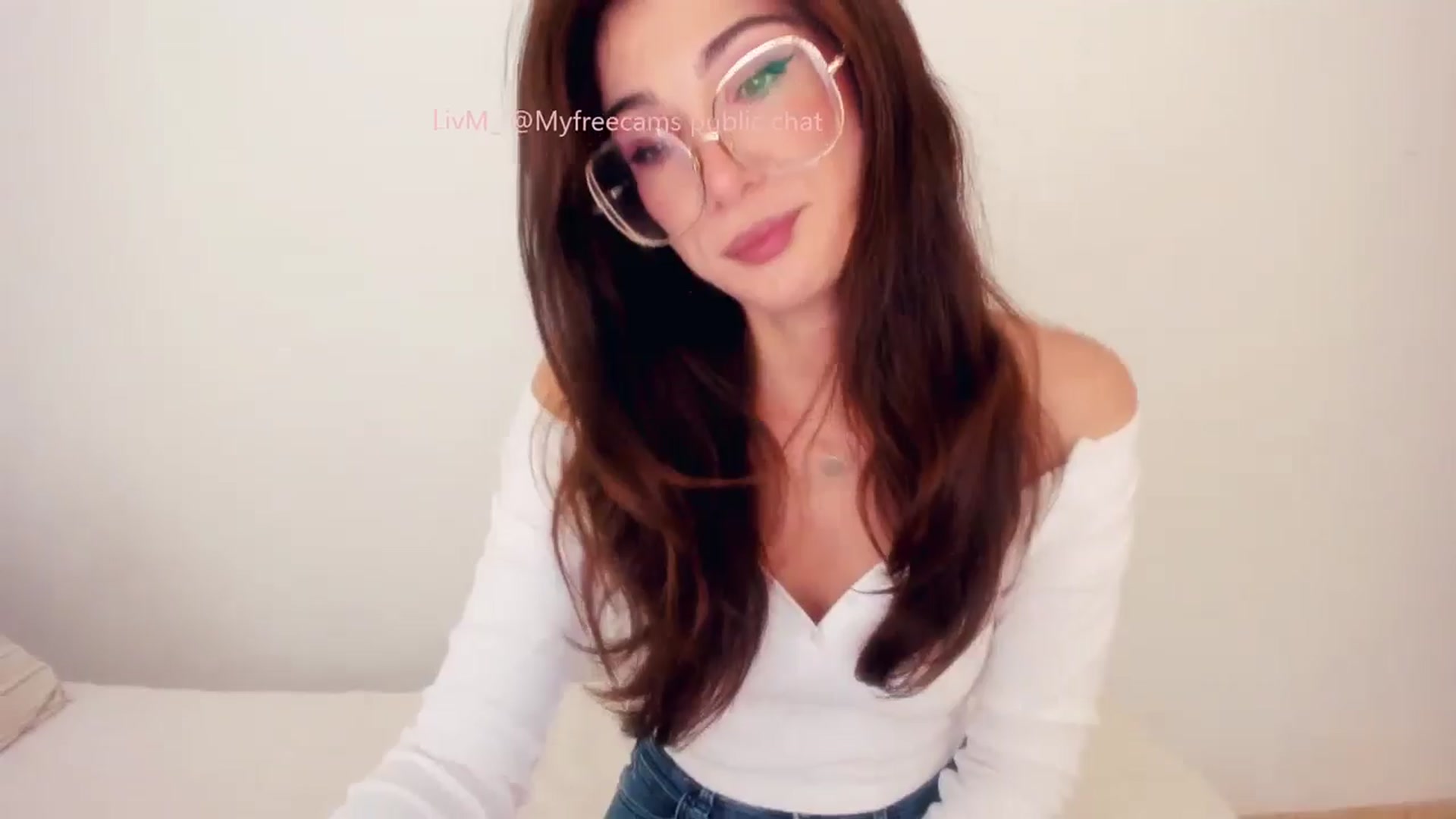 Gallery image thumbnail from LivM_'s myfreecams stream on, 10/23/2025, 08:01 image 15 of 20
