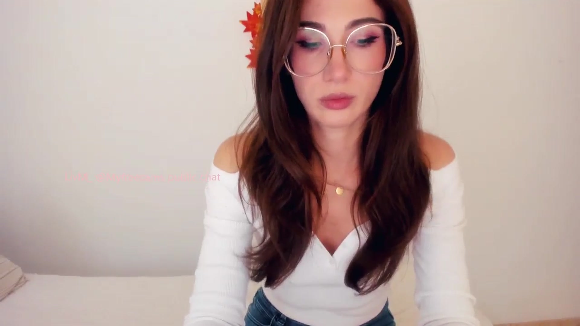 Gallery image thumbnail from LivM_'s myfreecams stream on, 10/23/2025, 08:01 image 12 of 20