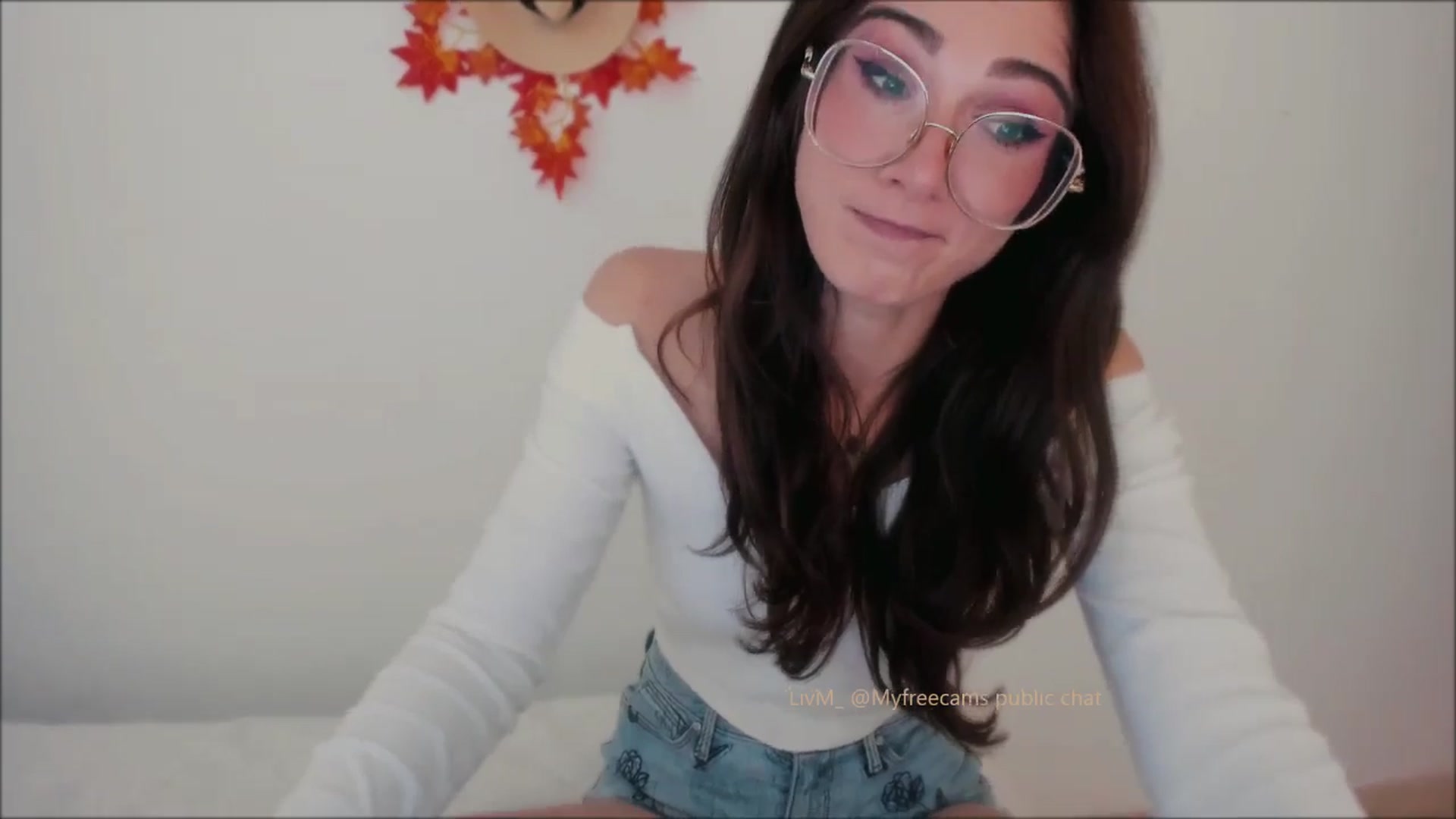 Gallery image thumbnail from LivM_'s myfreecams stream on, 10/27/2025, 08:34 image 19 of 20