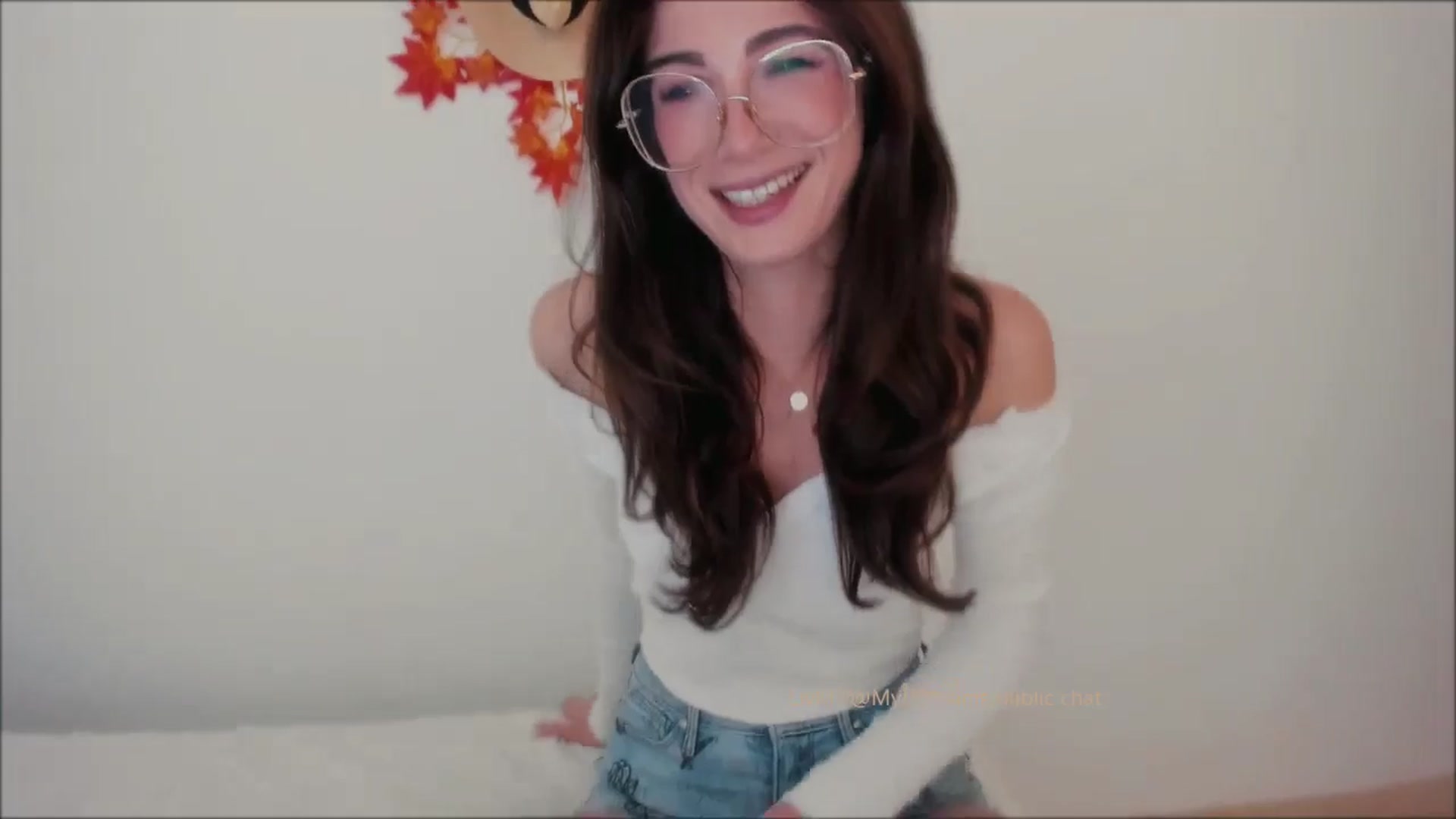 Gallery image thumbnail from LivM_'s myfreecams stream on, 10/27/2025, 08:34 image 20 of 20