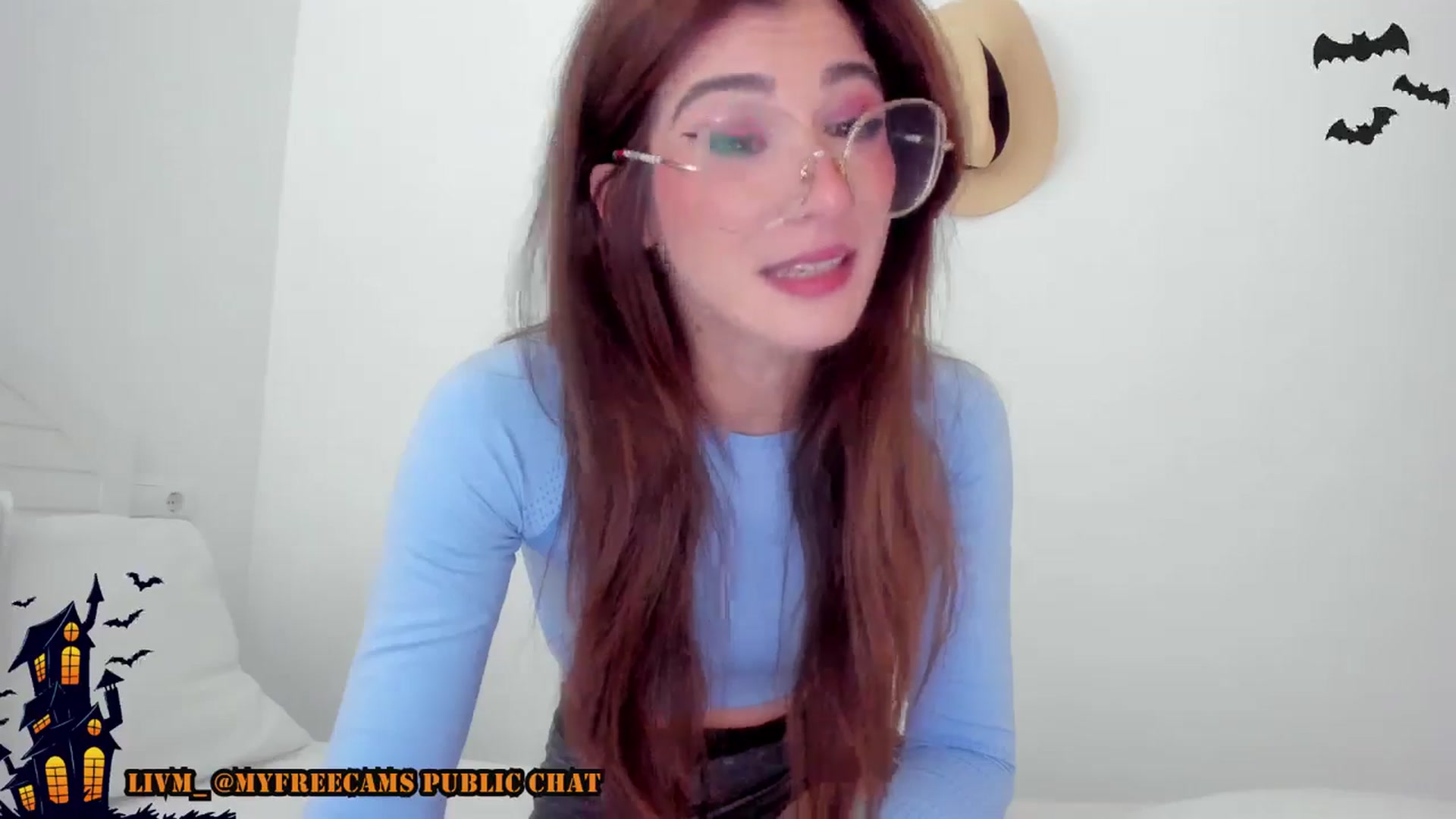 Gallery image thumbnail from LivM_'s myfreecams stream on, 10/31/2025, 09:10 image 3 of 20