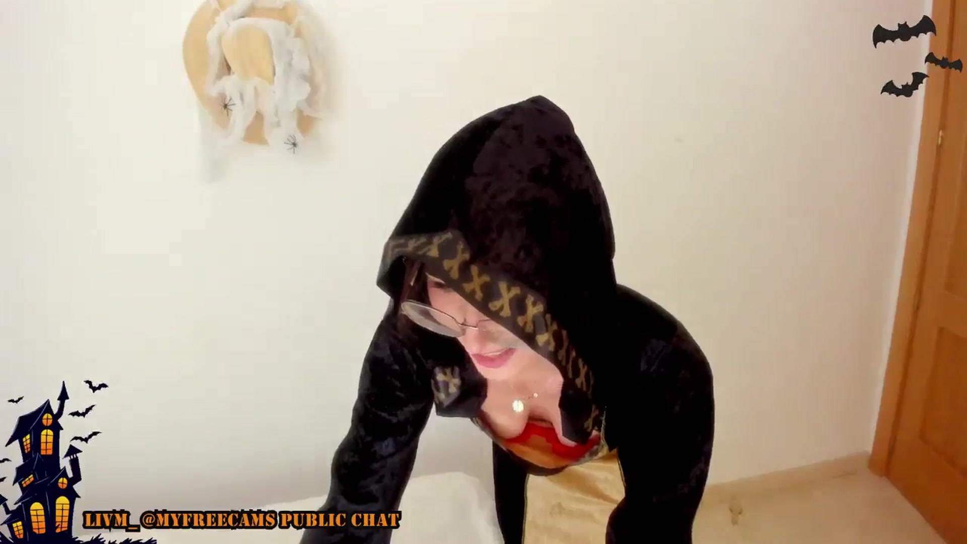 Gallery image thumbnail from LivM_'s myfreecams stream on, 11/01/2025, 07:37 image 6 of 20