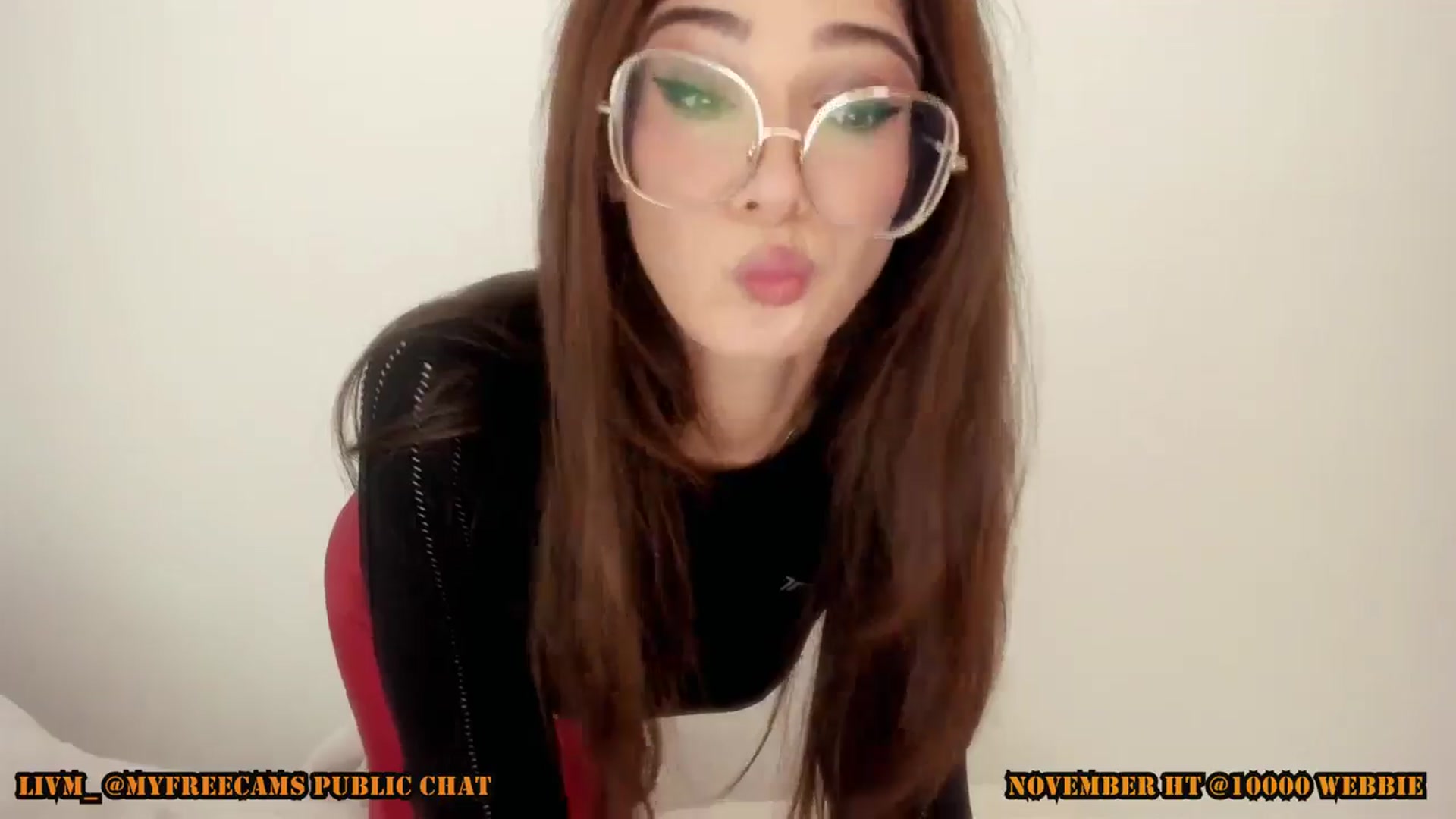 Gallery image thumbnail from LivM_'s myfreecams stream on, 11/02/2025, 08:24 image 17 of 20