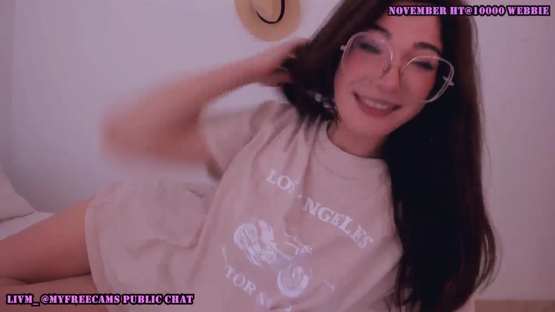 Gallery image thumbnail from LivM_'s myfreecams stream on, 11/11/2025, 09:33 image 7 of 20
