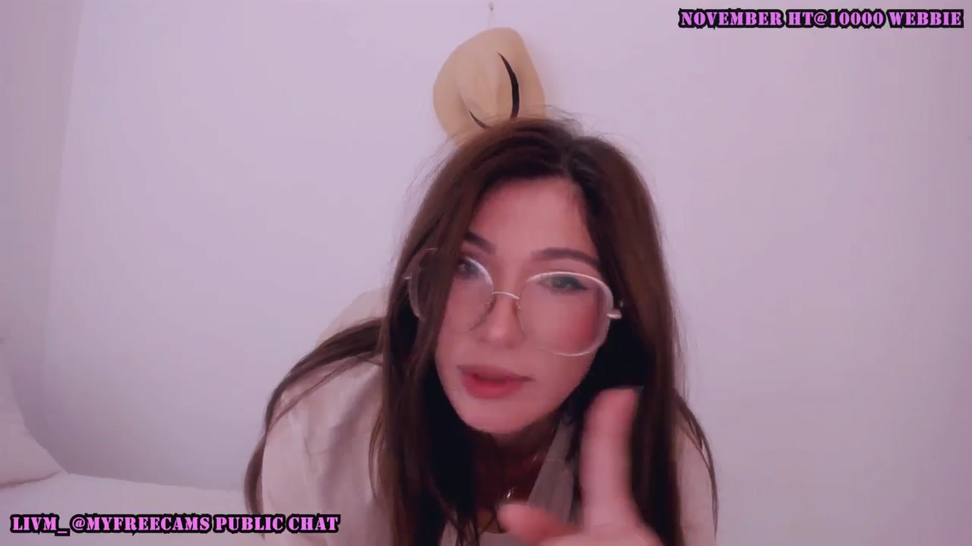 Gallery image thumbnail from LivM_'s myfreecams stream on, 11/11/2025, 09:33 image 12 of 20