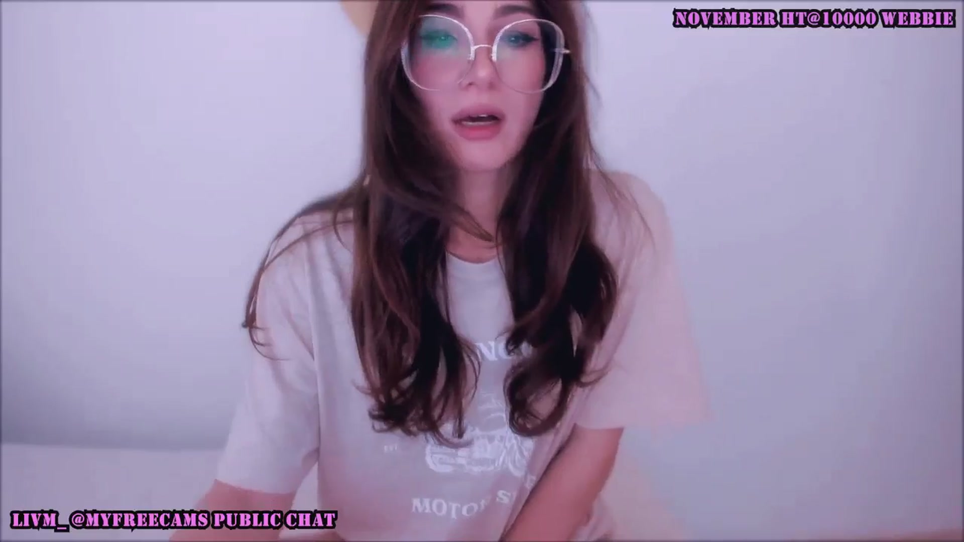 Gallery image thumbnail from LivM_'s myfreecams stream on, 11/18/2025, 08:32 image 2 of 20