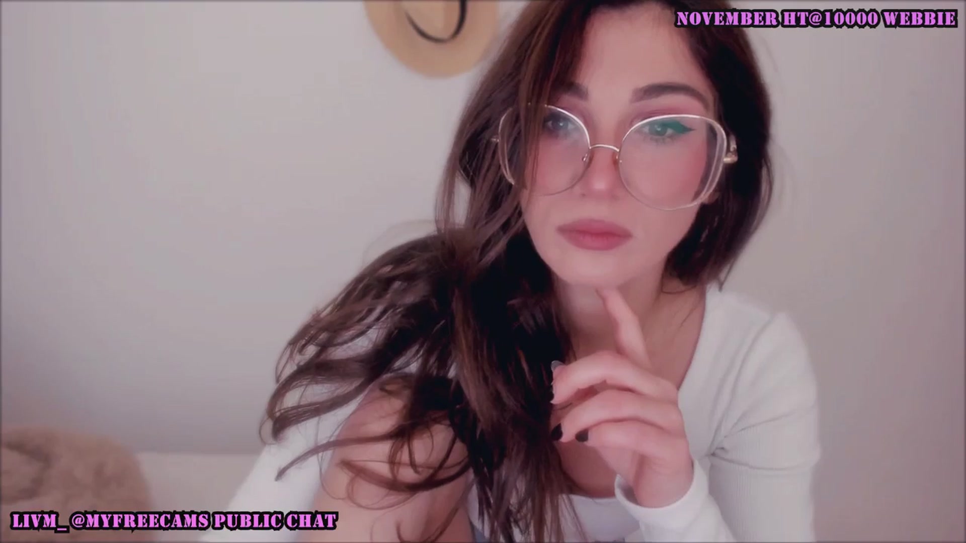 Gallery image thumbnail from LivM_'s myfreecams stream on, 11/21/2025, 09:23 image 4 of 20