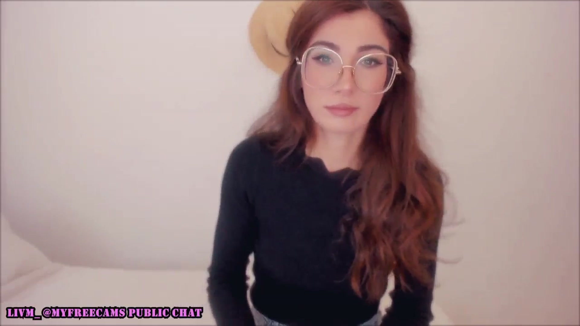 Gallery image thumbnail from LivM_'s myfreecams stream on, 11/23/2025, 10:26 image 2 of 20