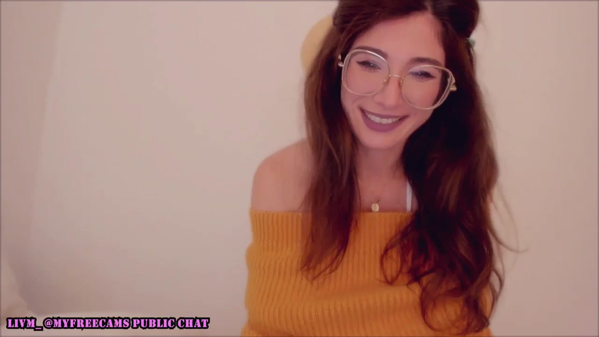 Gallery image thumbnail from LivM_'s myfreecams stream on, 11/30/2025, 12:01 image 15 of 20