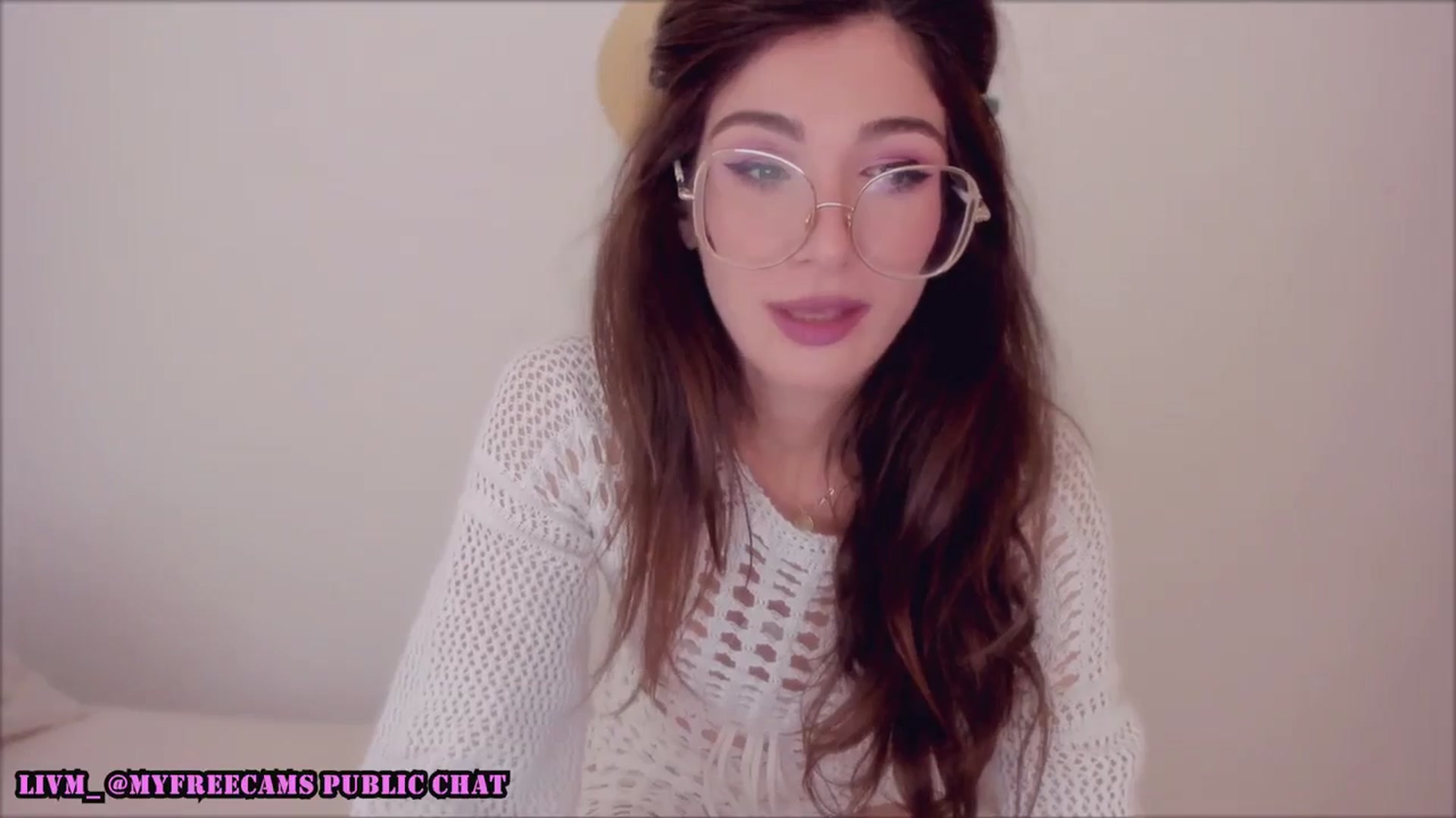 Gallery image thumbnail from LivM_'s myfreecams stream on, 11/30/2025, 12:01 image 5 of 20