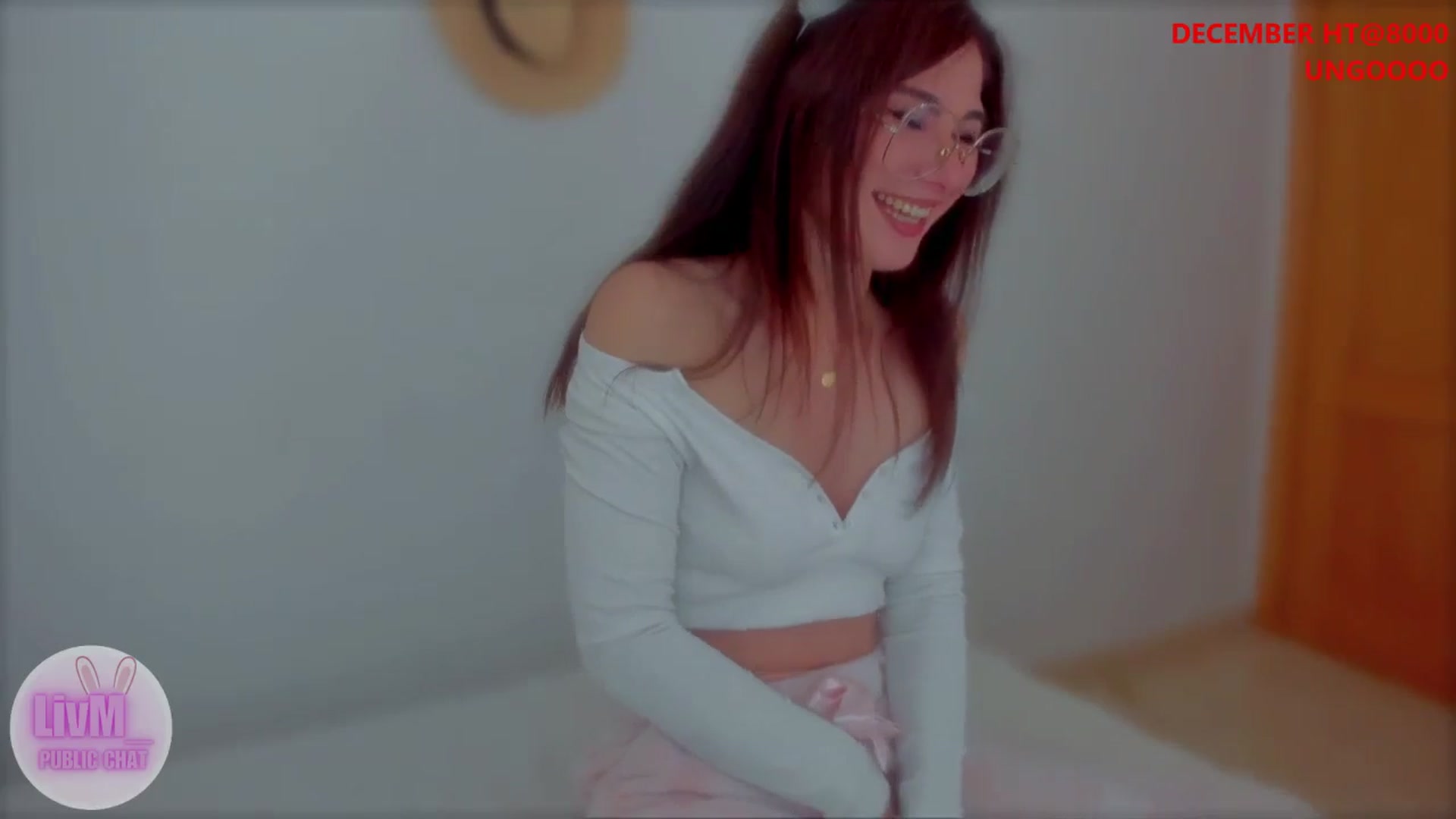 Gallery image thumbnail from LivM_'s myfreecams stream on, 12/10/2025, 08:29 image 4 of 20