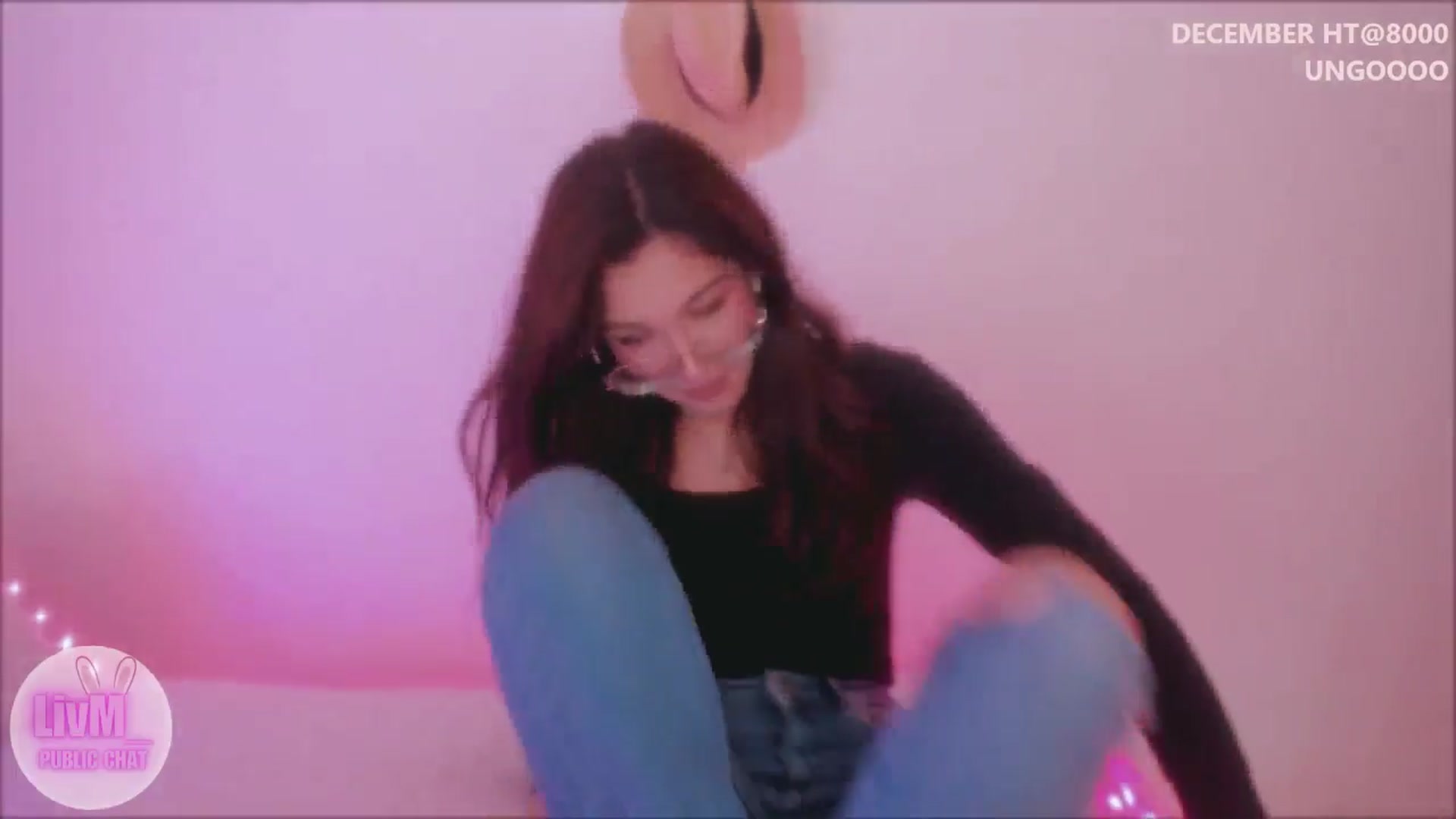 Gallery image thumbnail from LivM_'s myfreecams stream on, 12/18/2025, 09:05 image 4 of 20