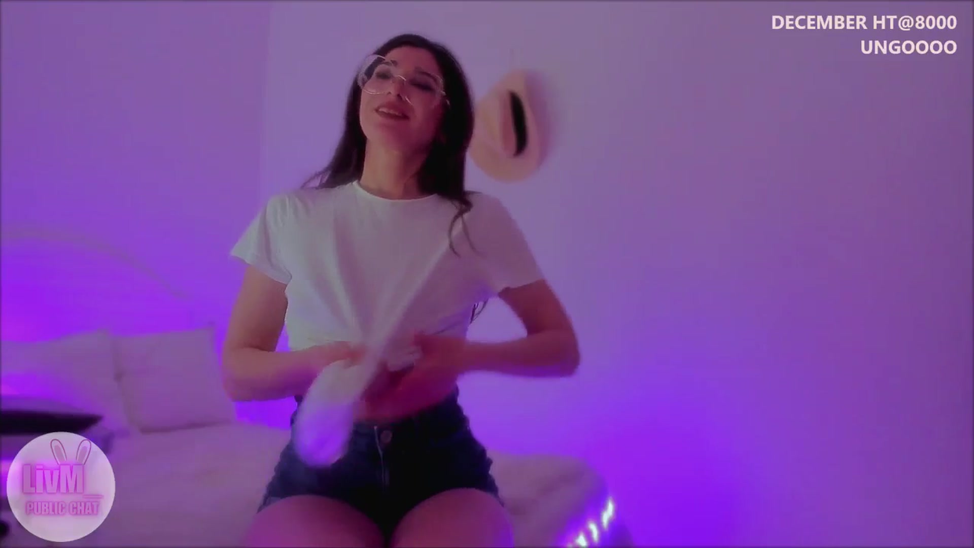 Gallery image thumbnail from LivM_'s myfreecams stream on, 12/28/2025, 10:09 image 16 of 20