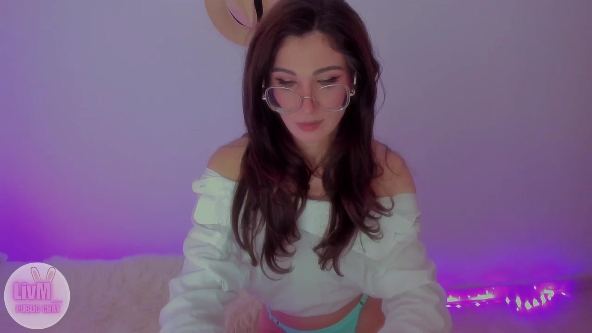 Gallery image thumbnail from LivM_'s myfreecams stream on, 01/04/2026, 12:01 image 4 of 20