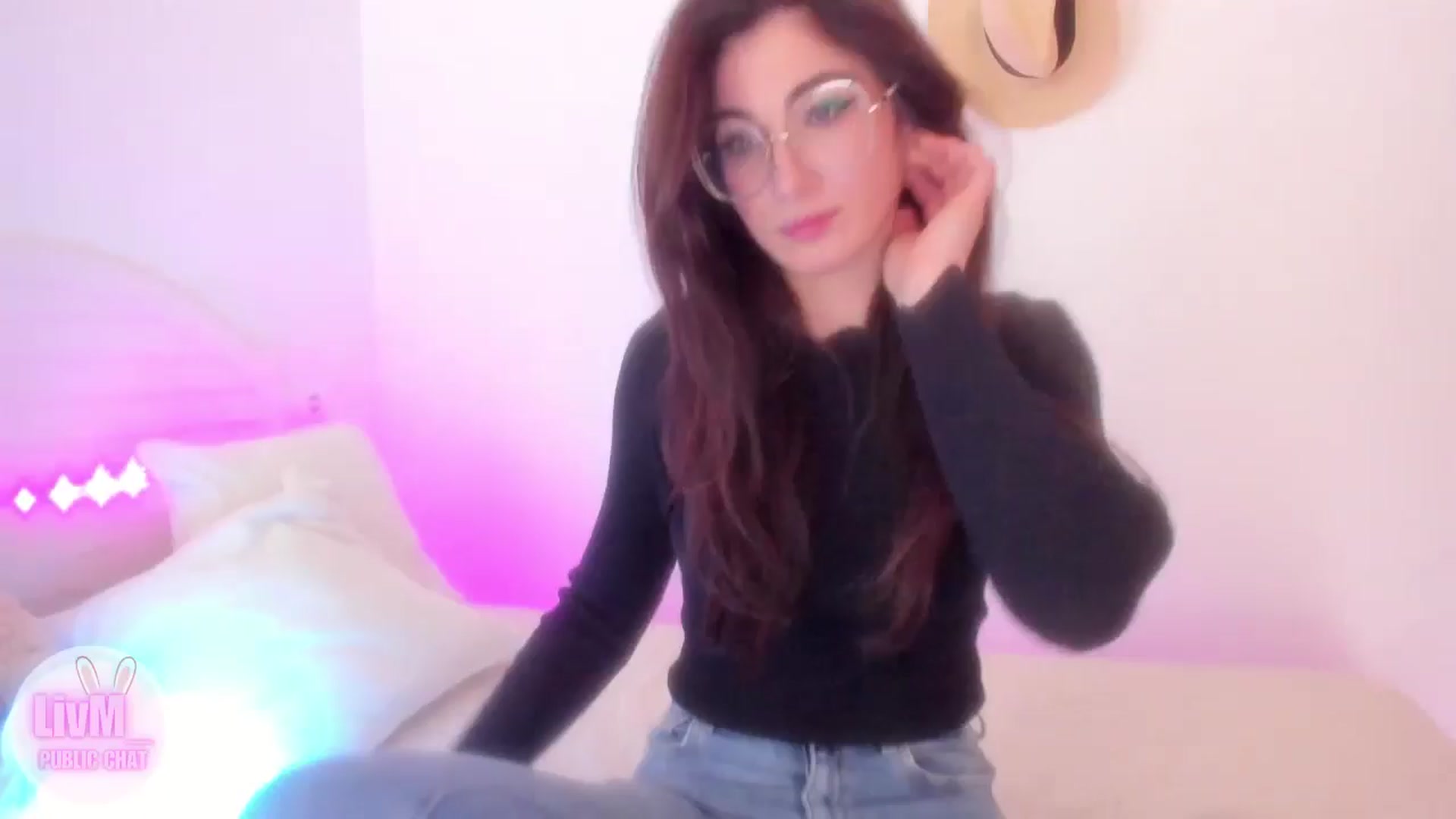 Gallery image thumbnail from LivM_'s myfreecams stream on, 02/01/2026, 11:09 image 17 of 20