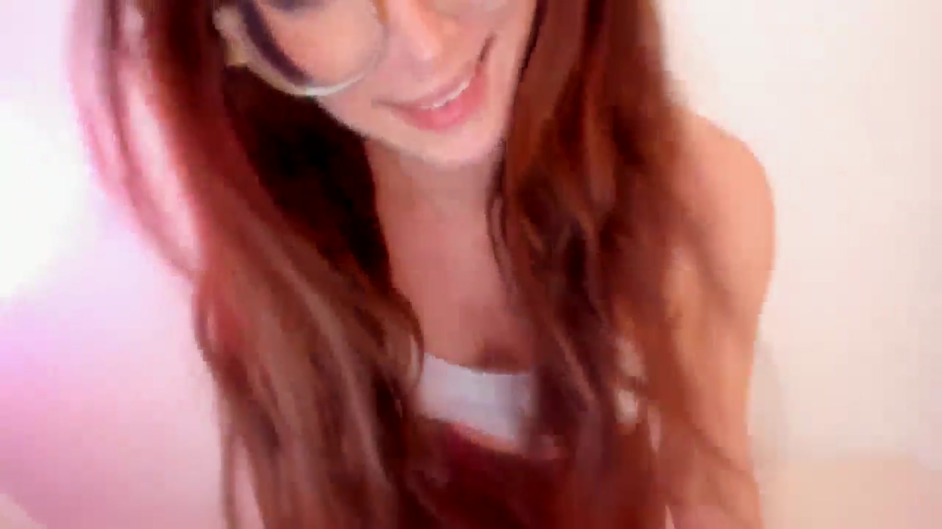 Gallery image thumbnail from LivM_'s myfreecams stream on, 05/05/2026, 08:38 image 16 of 20