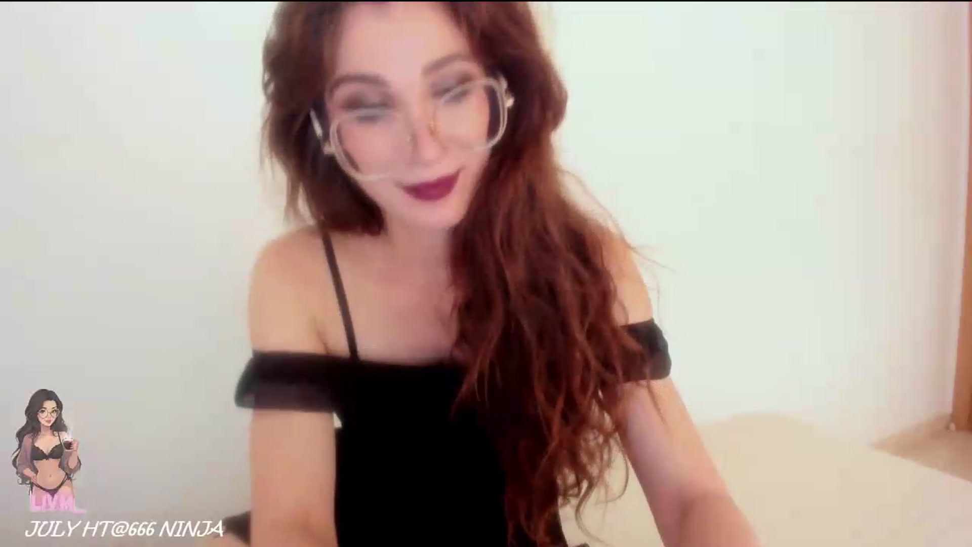 Gallery image thumbnail from LivM_'s myfreecams stream on, 07/04/2026, 08:50 image 15 of 20