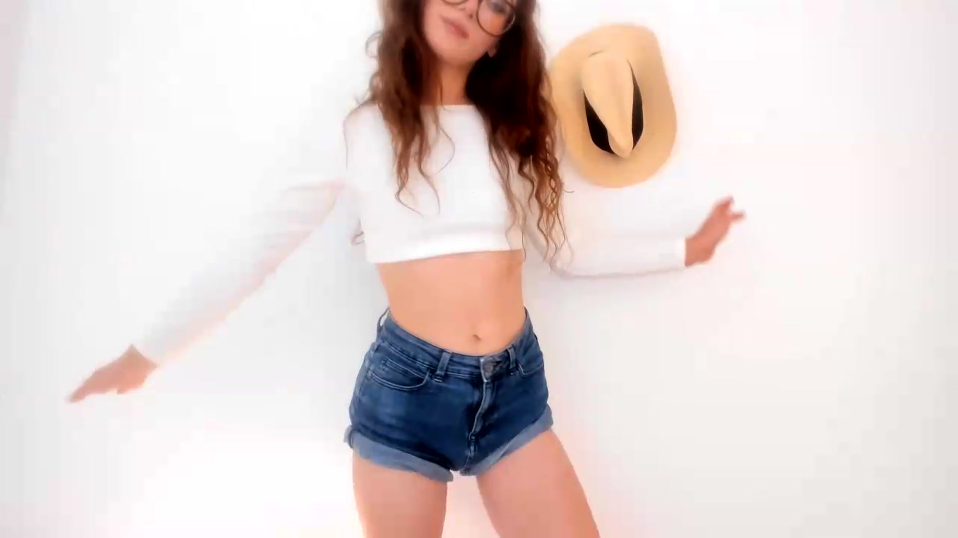 Gallery image thumbnail from LivM_'s myfreecams stream on, 09/09/2026, 08:13 image 12 of 20